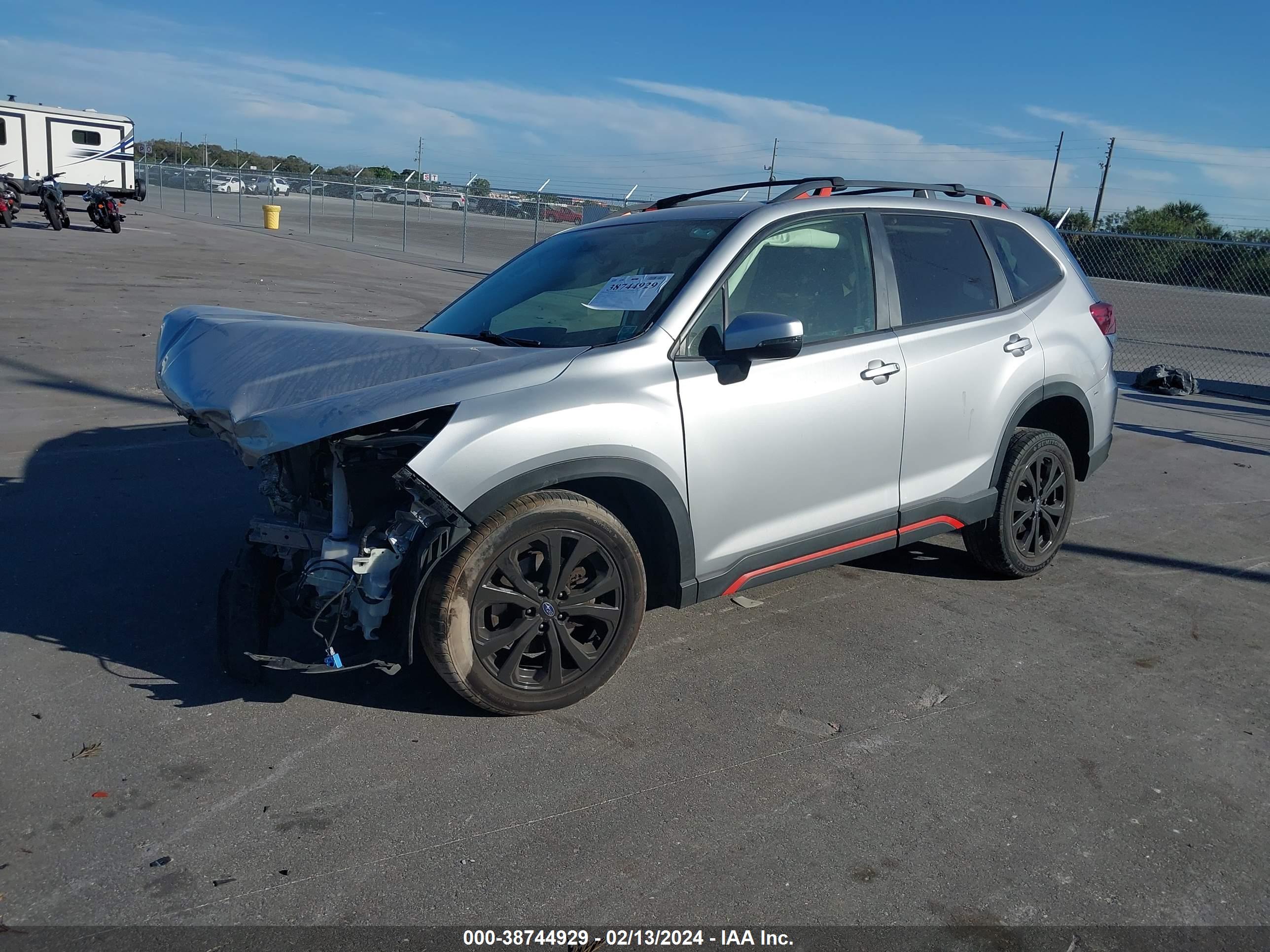 SUBARU FORESTER image 2