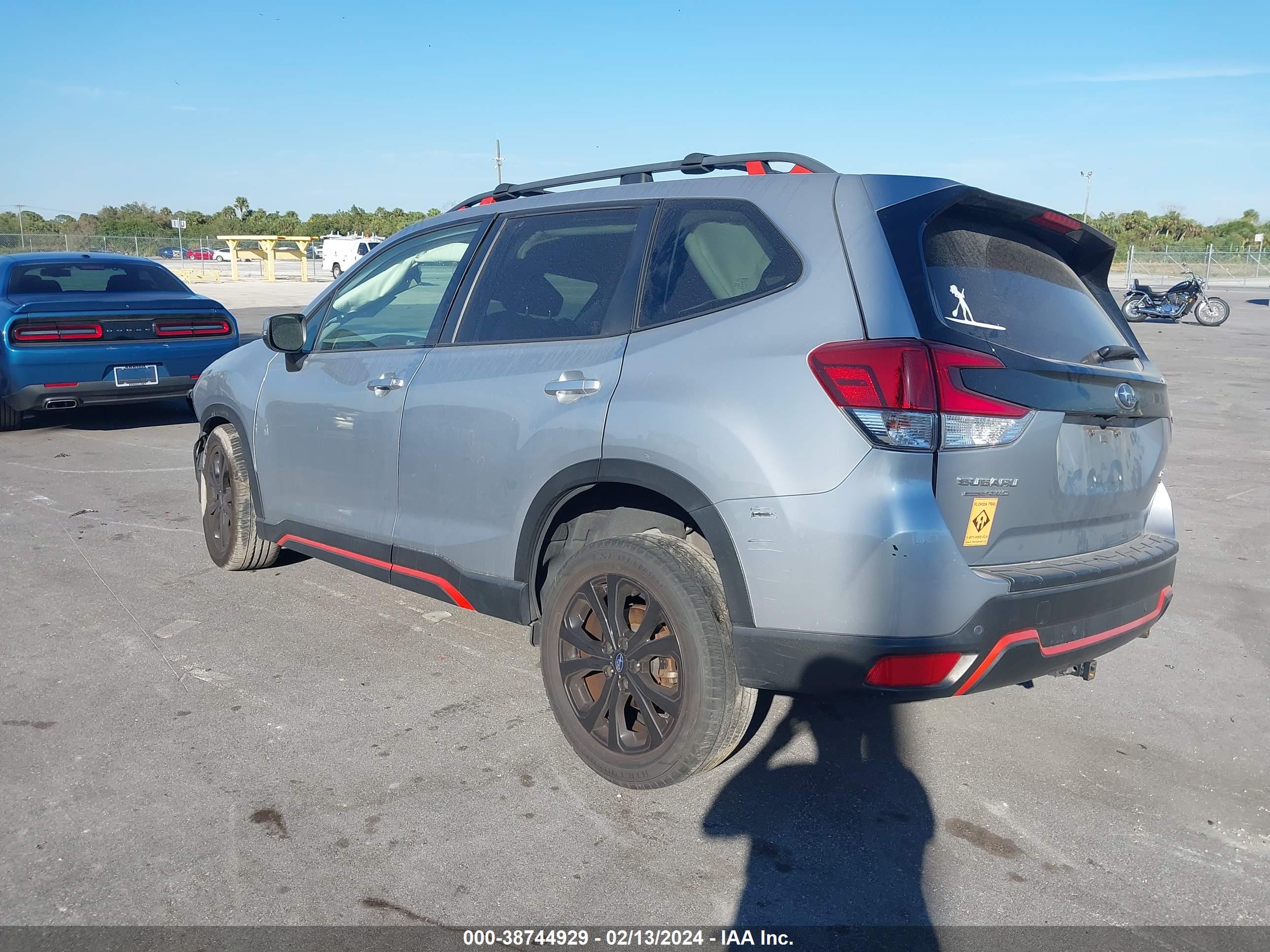 SUBARU FORESTER image 3