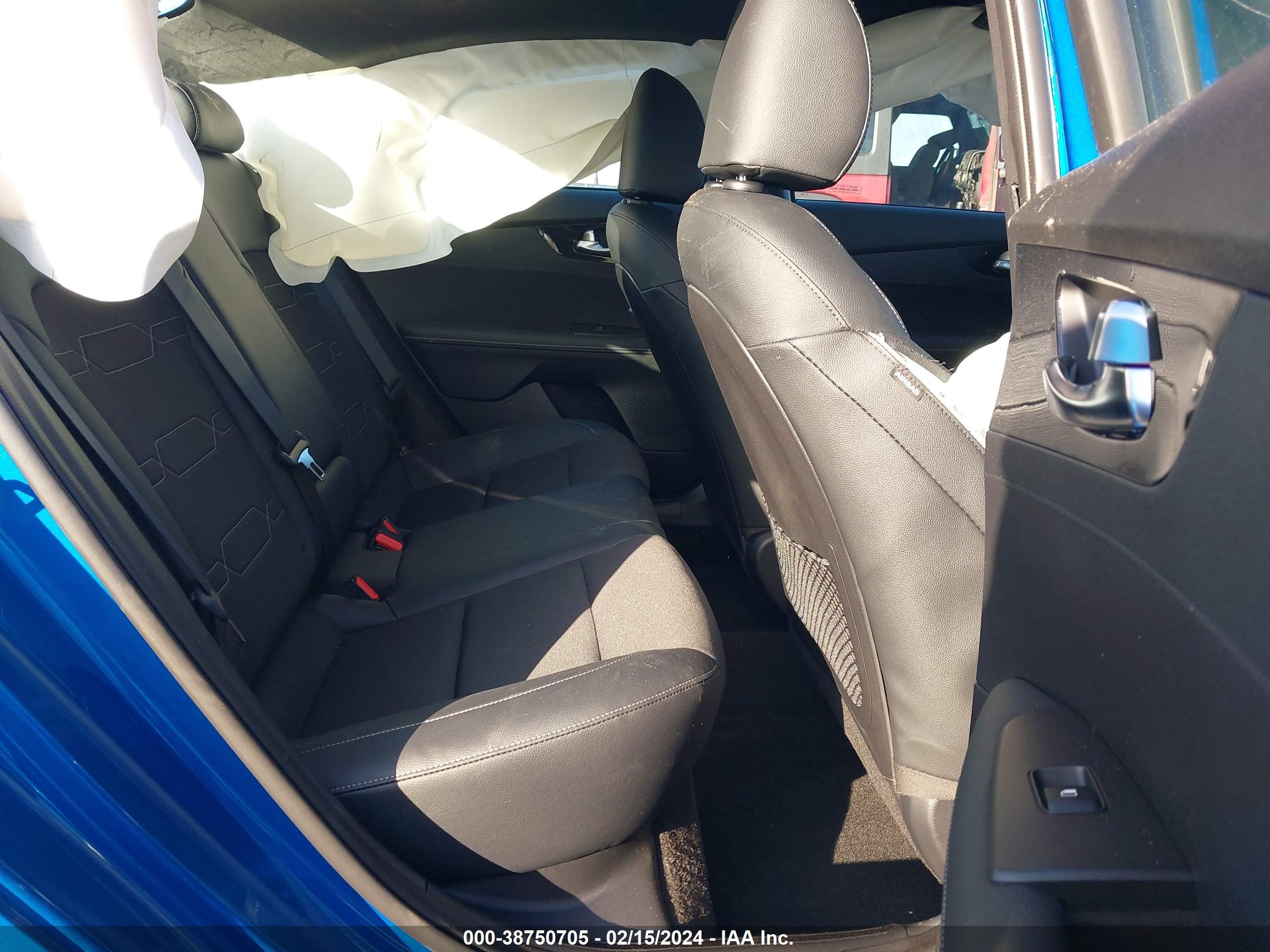 KIA FORTE image 8