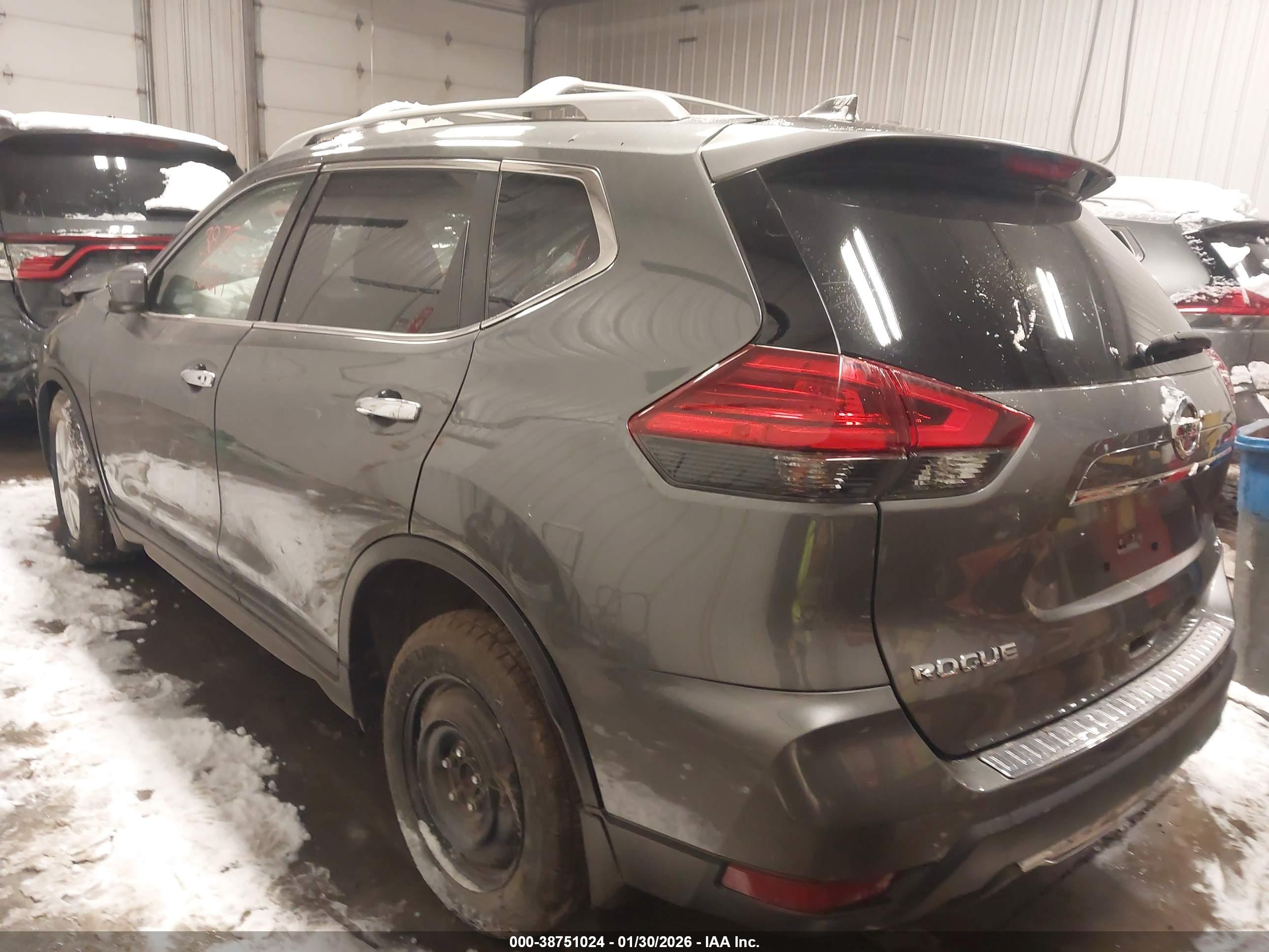 NISSAN ROGUE image 3