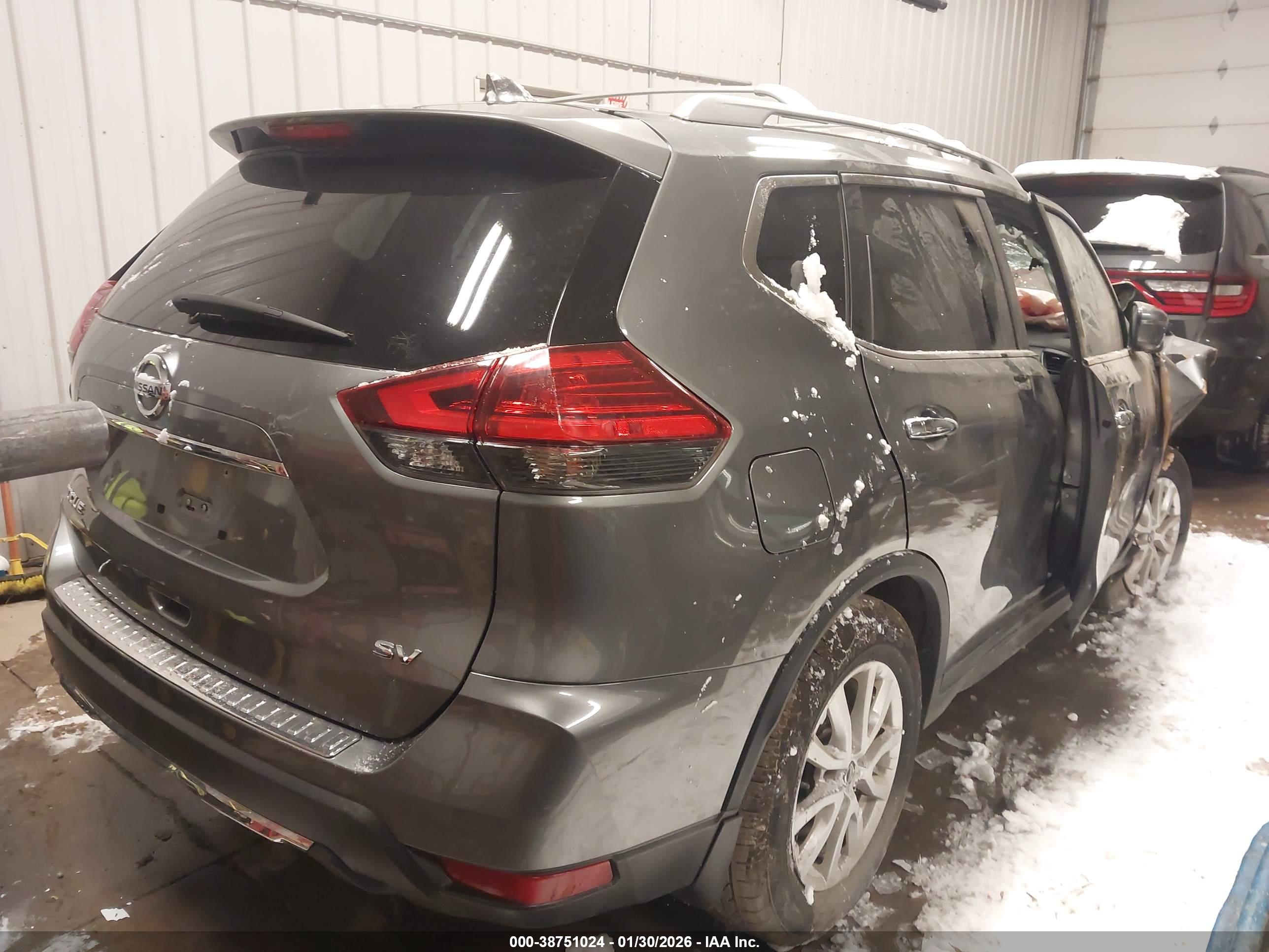 NISSAN ROGUE image 4