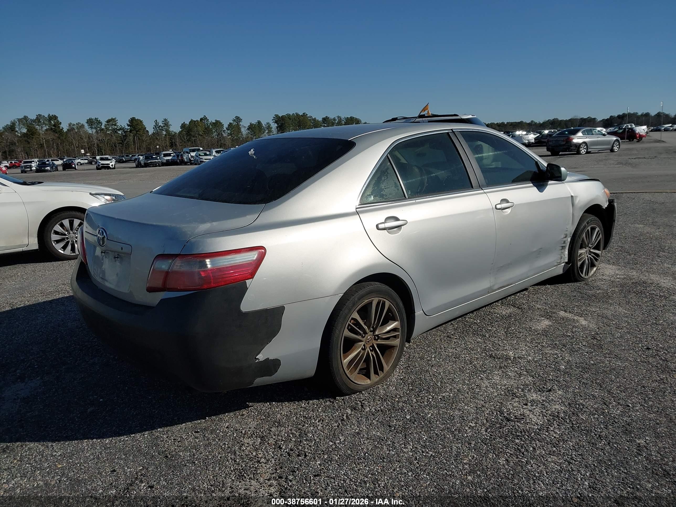 TOYOTA CAMRY image 4