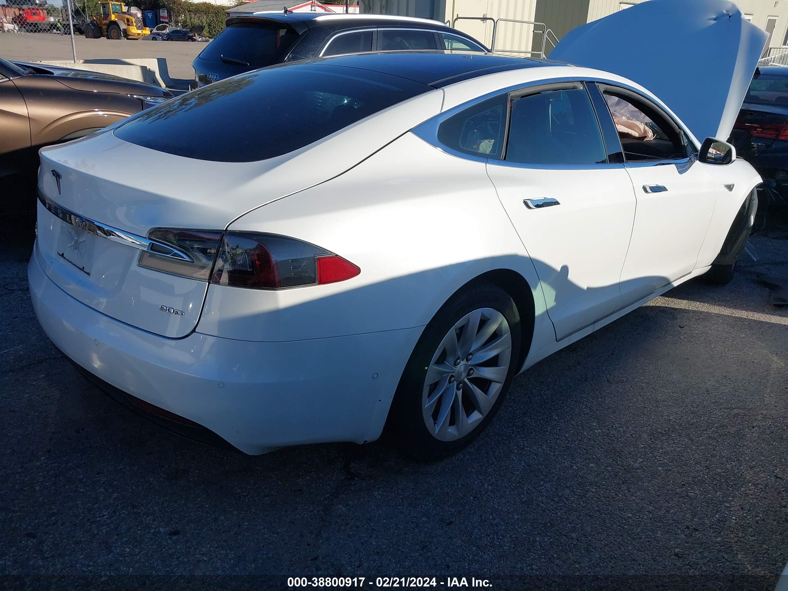 TESLA MODEL image 4