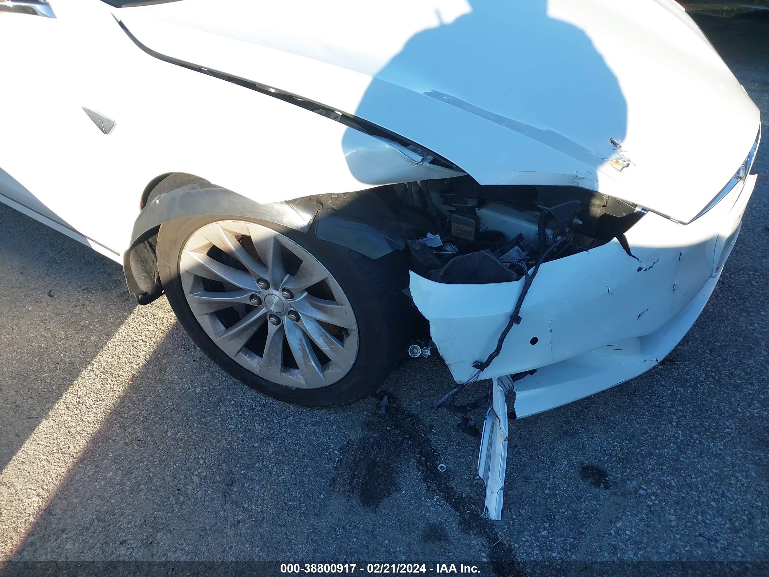 TESLA MODEL image 6