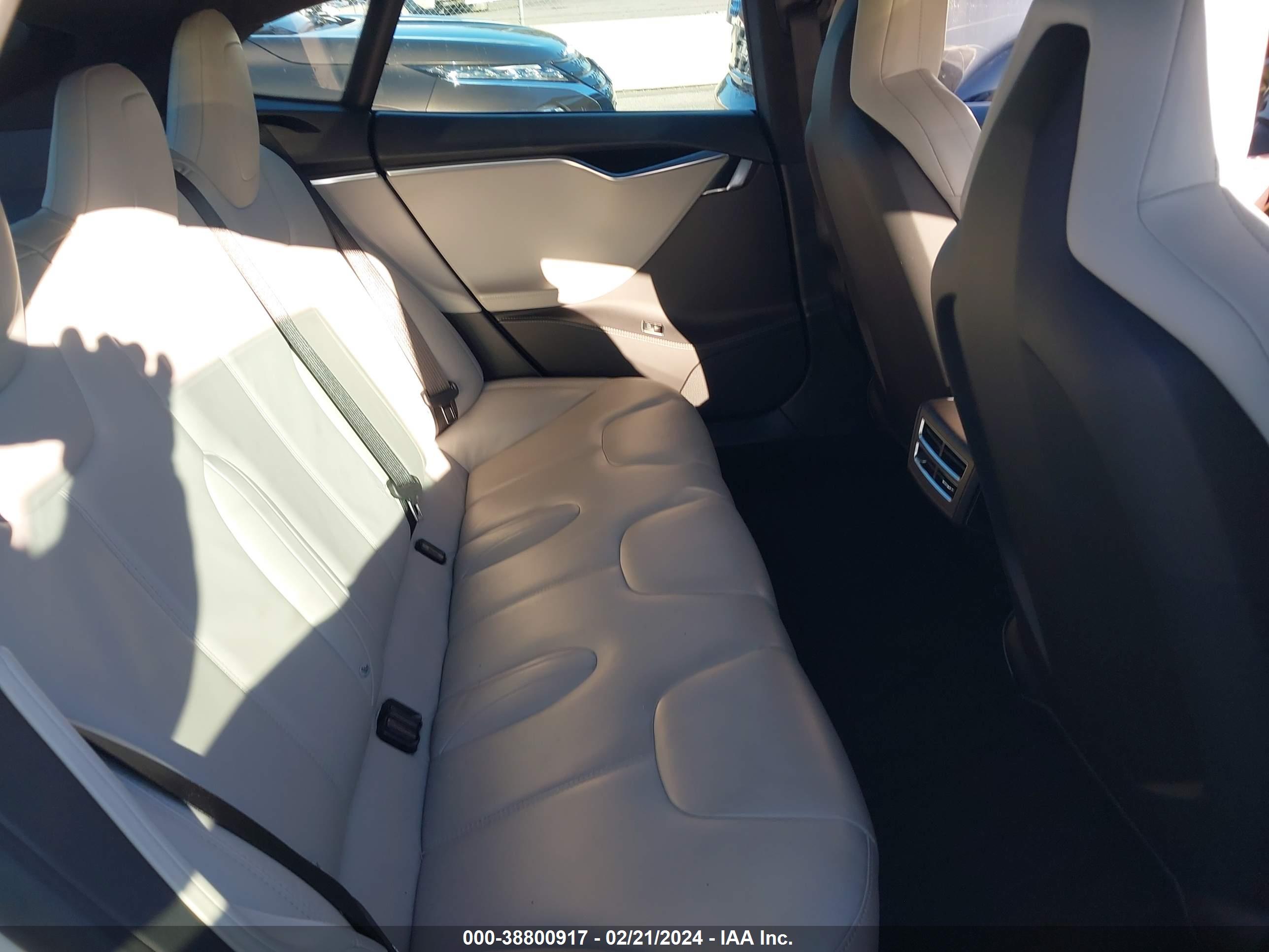 TESLA MODEL image 8