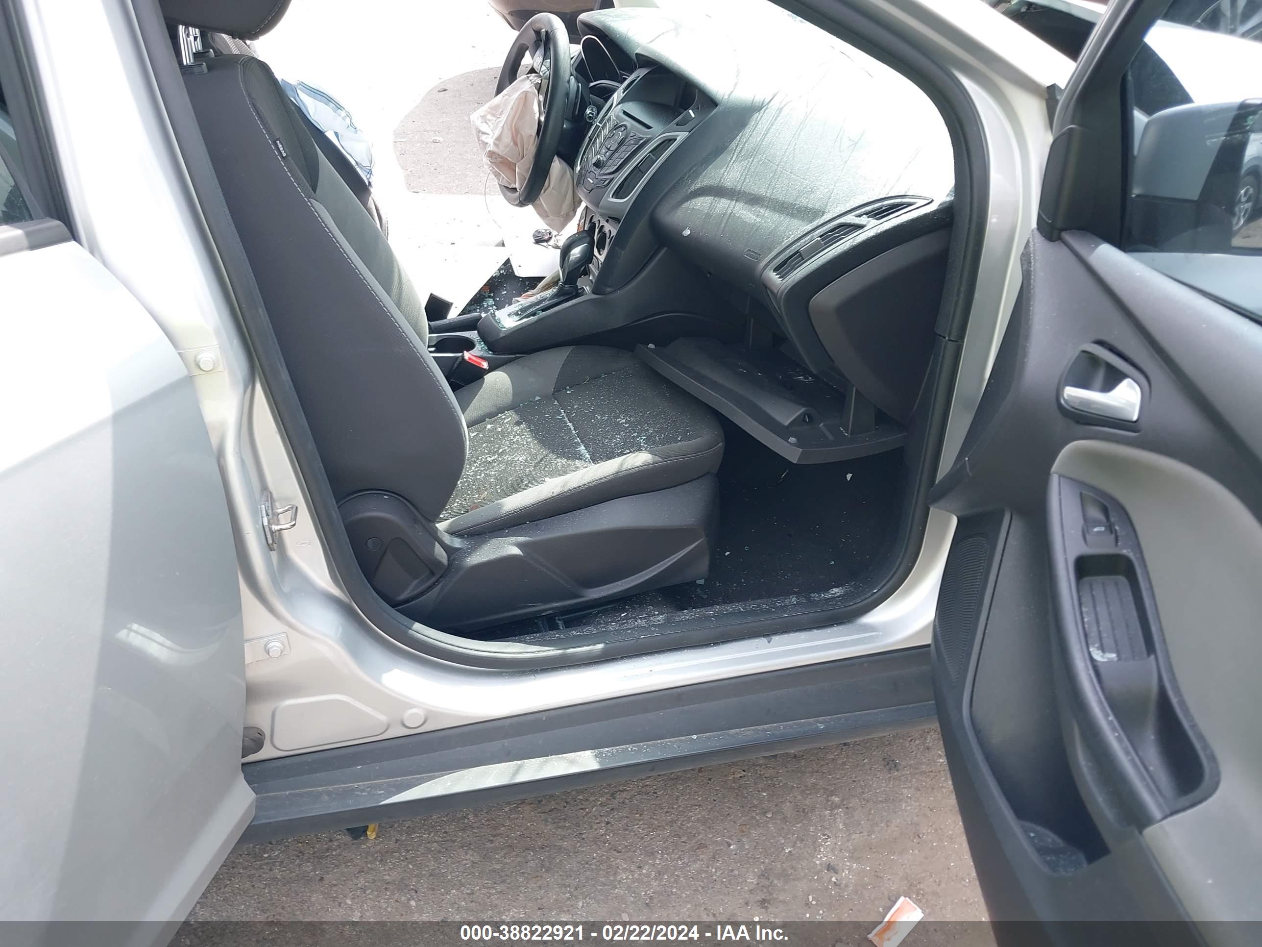 FORD FOCUS image 5