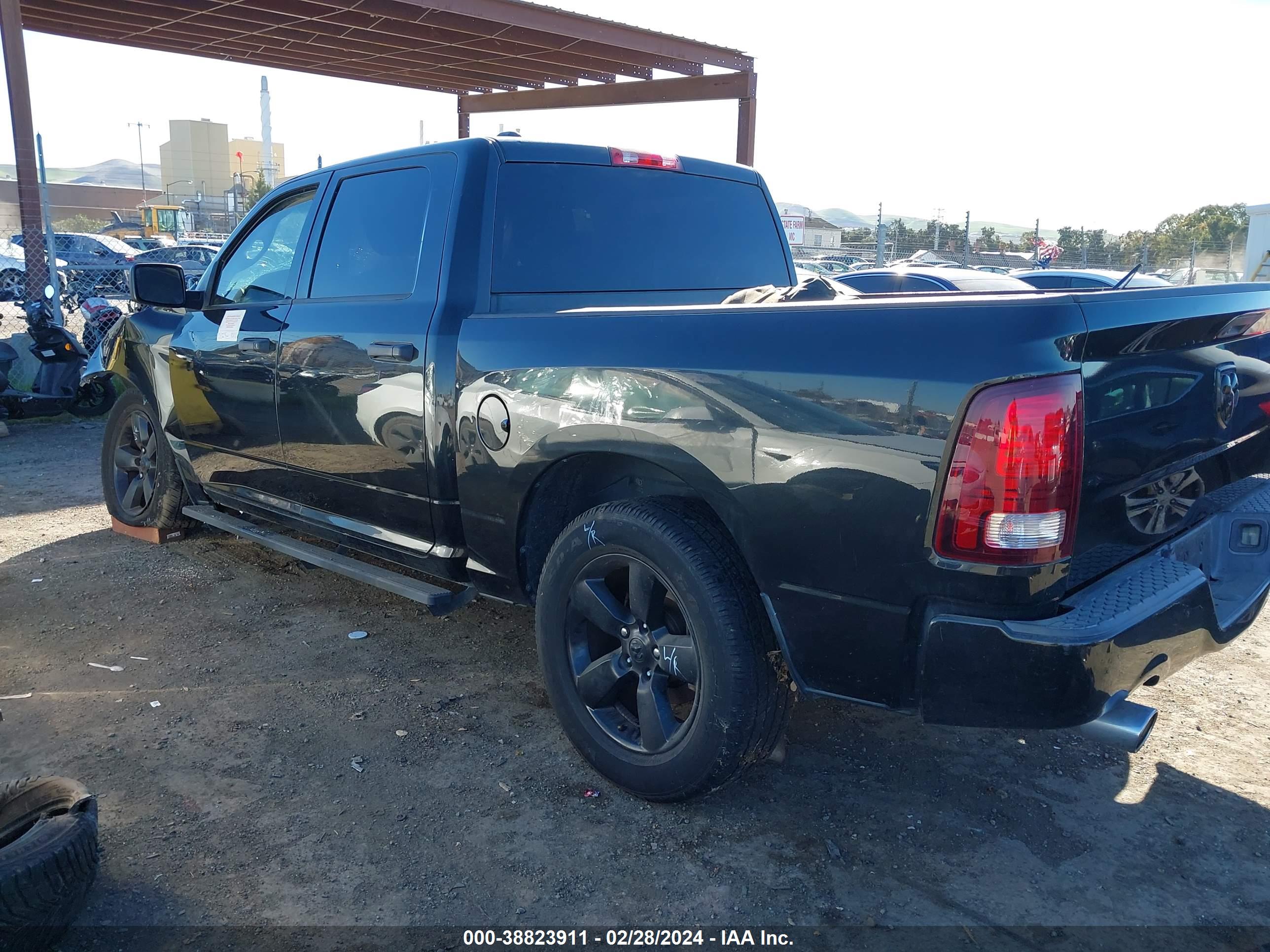 RAM 1500 image 3