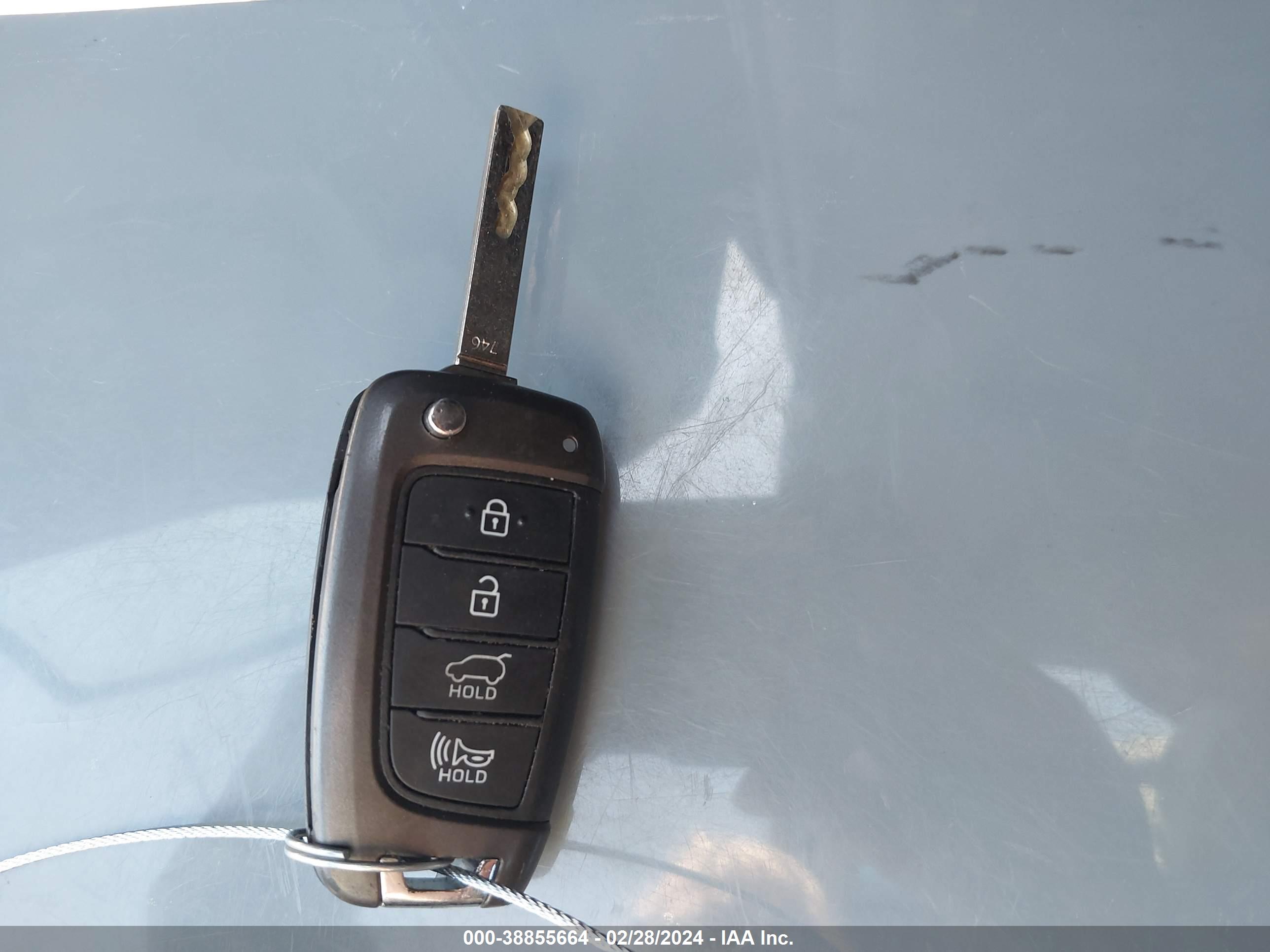 HYUNDAI KONA image 11