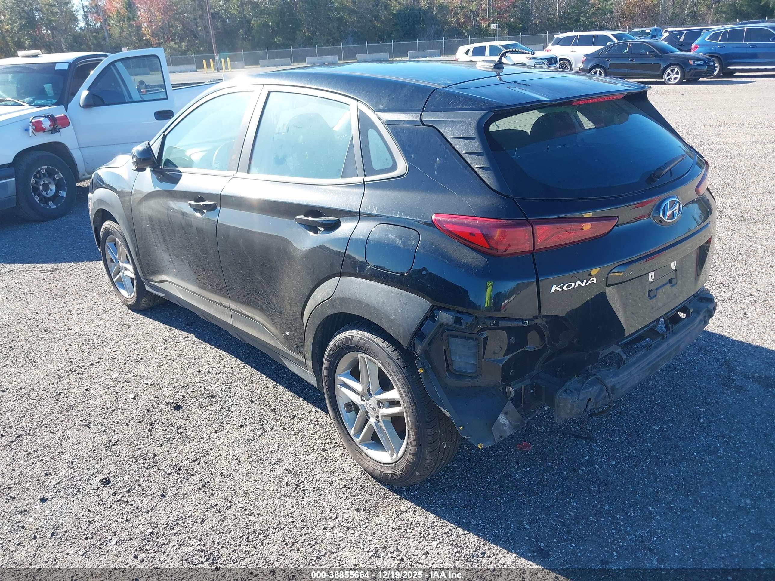 HYUNDAI KONA image 3