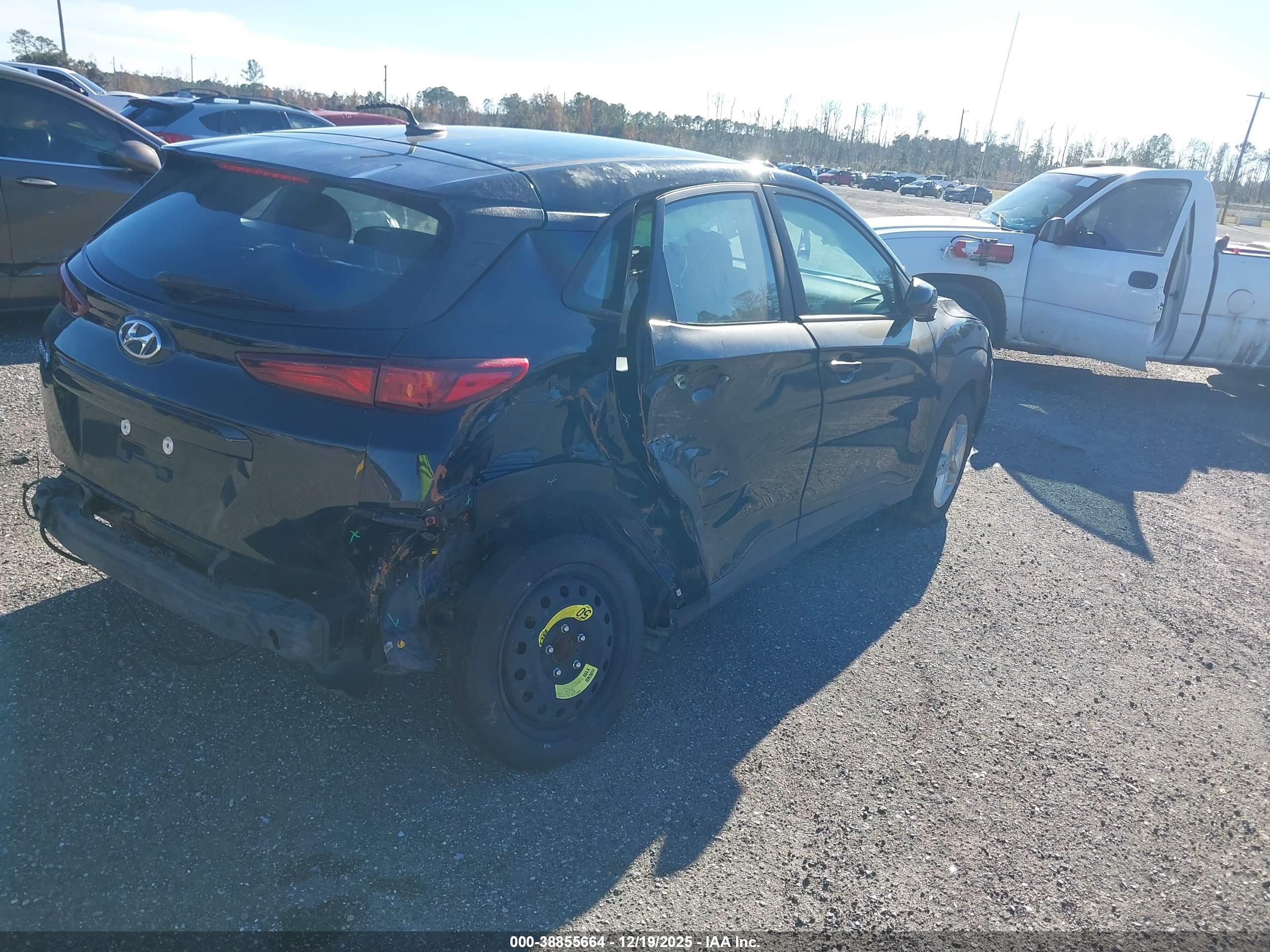 HYUNDAI KONA image 4