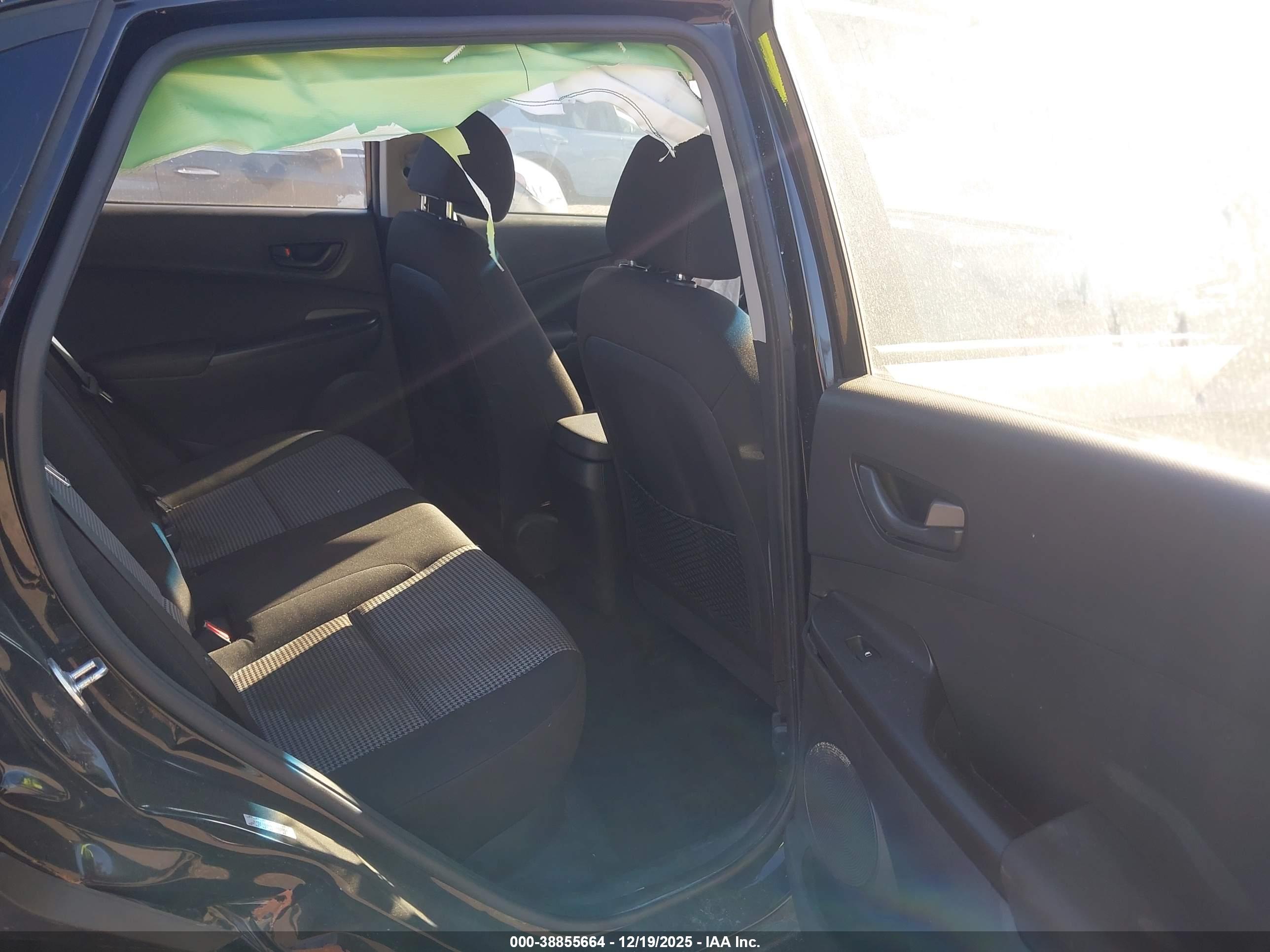 HYUNDAI KONA image 8