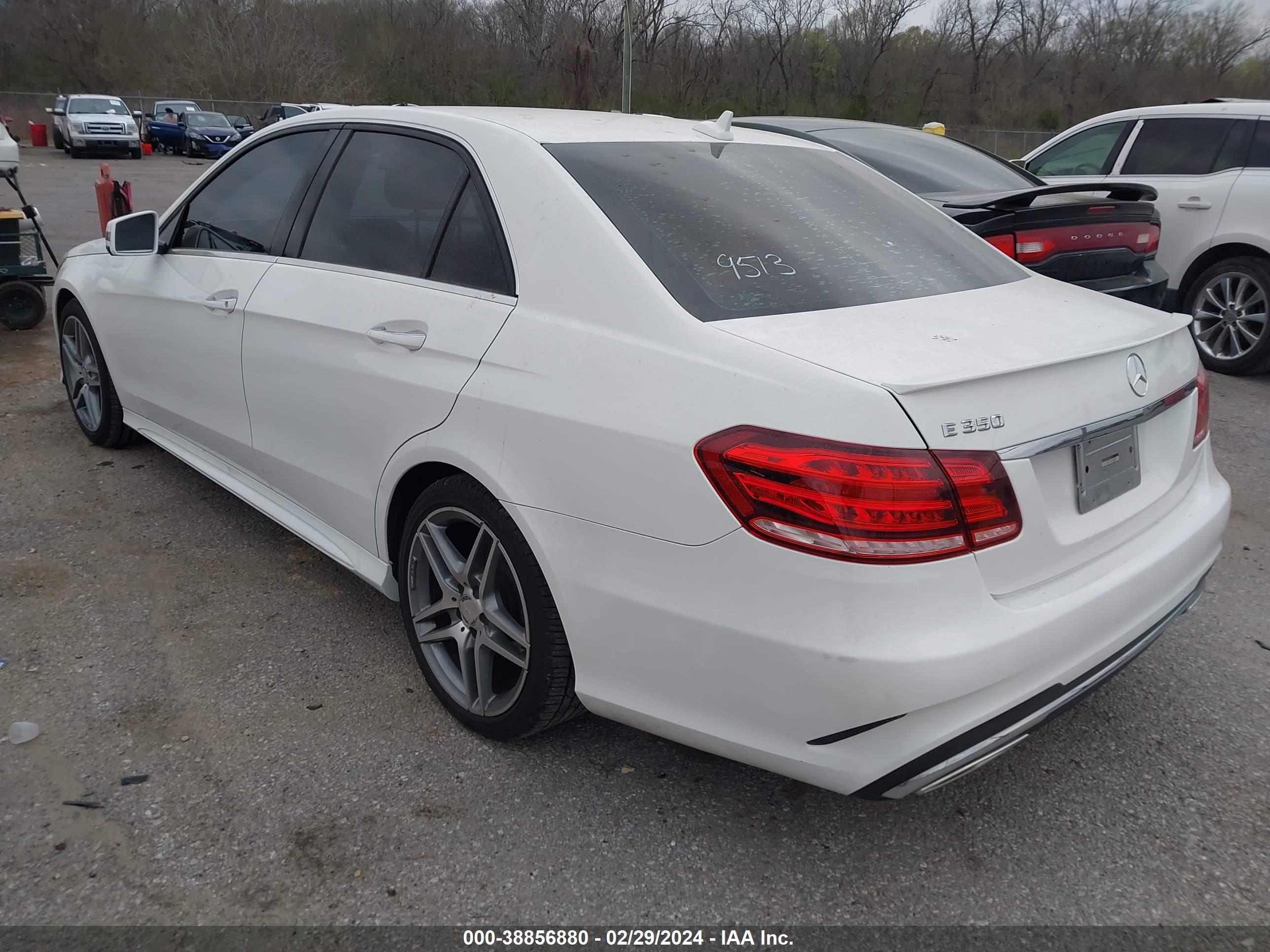 MERCEDES-BENZ E image 3