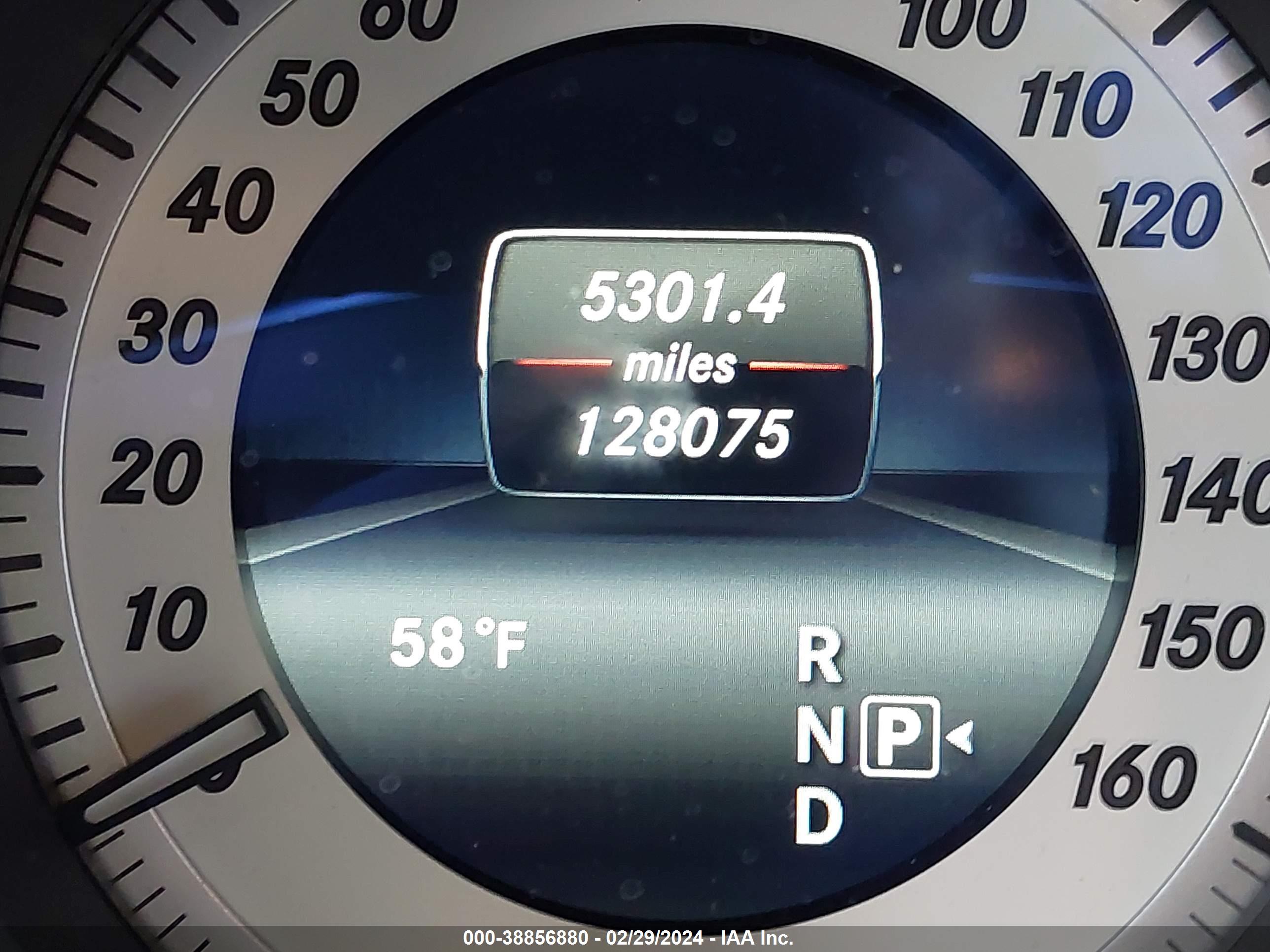 MERCEDES-BENZ E image 7