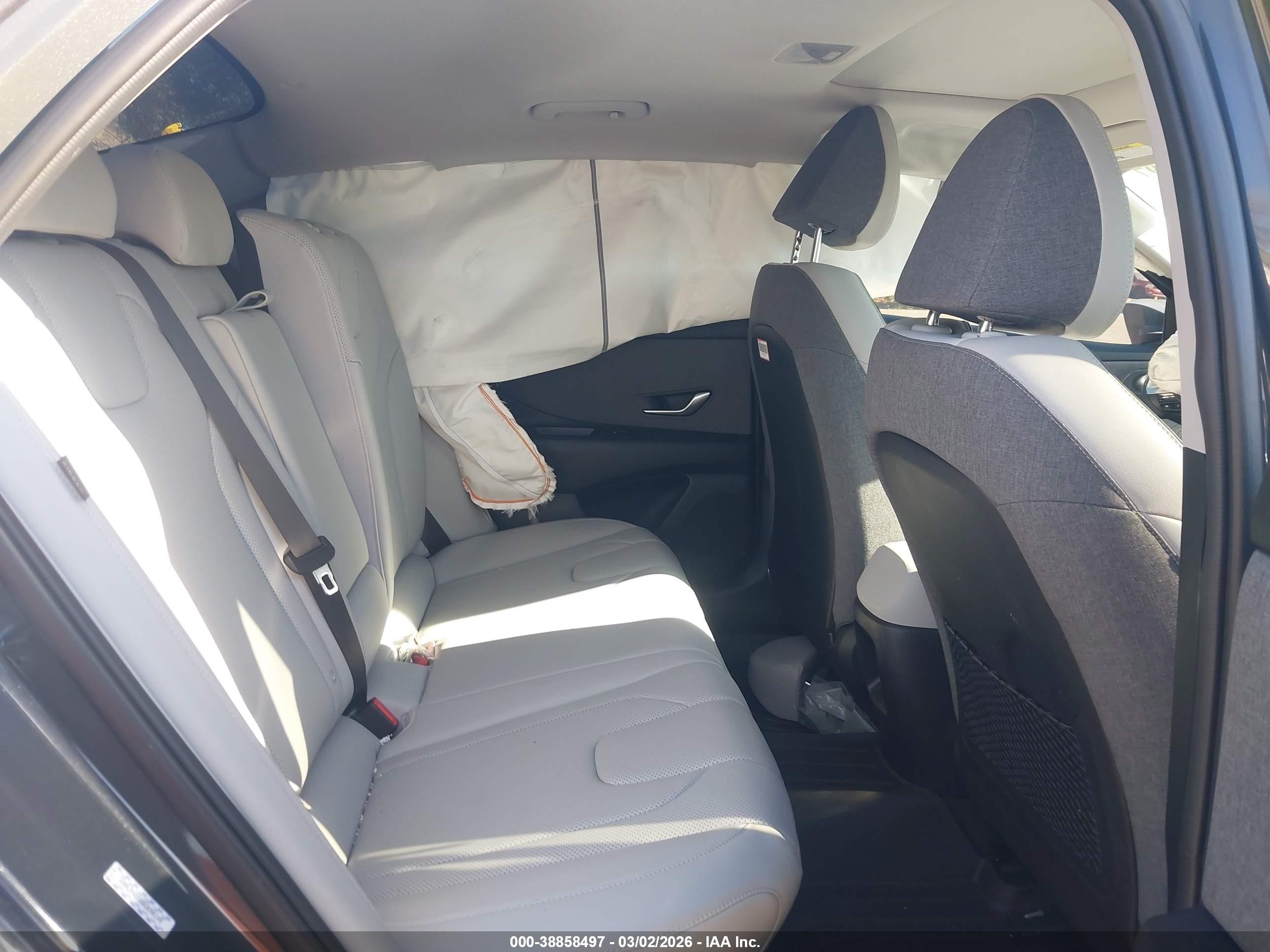 HYUNDAI ELANTRA image 8