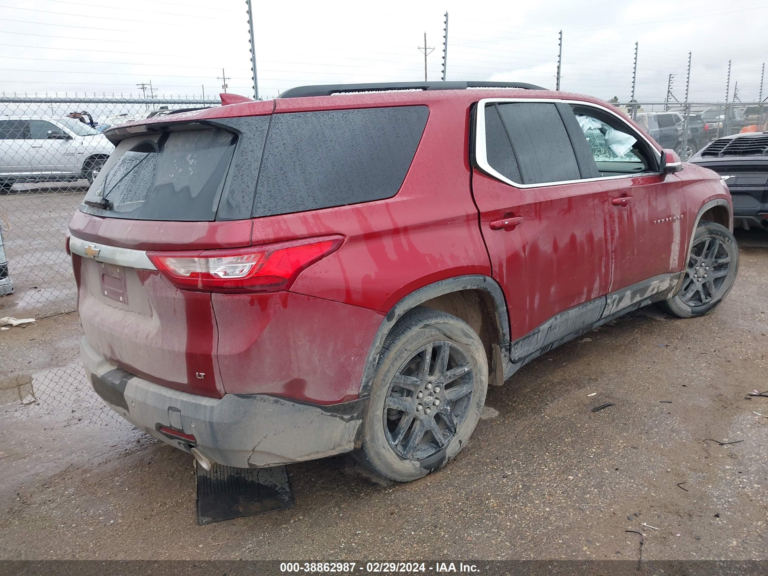 CHEVROLET TRAVERSE image 4