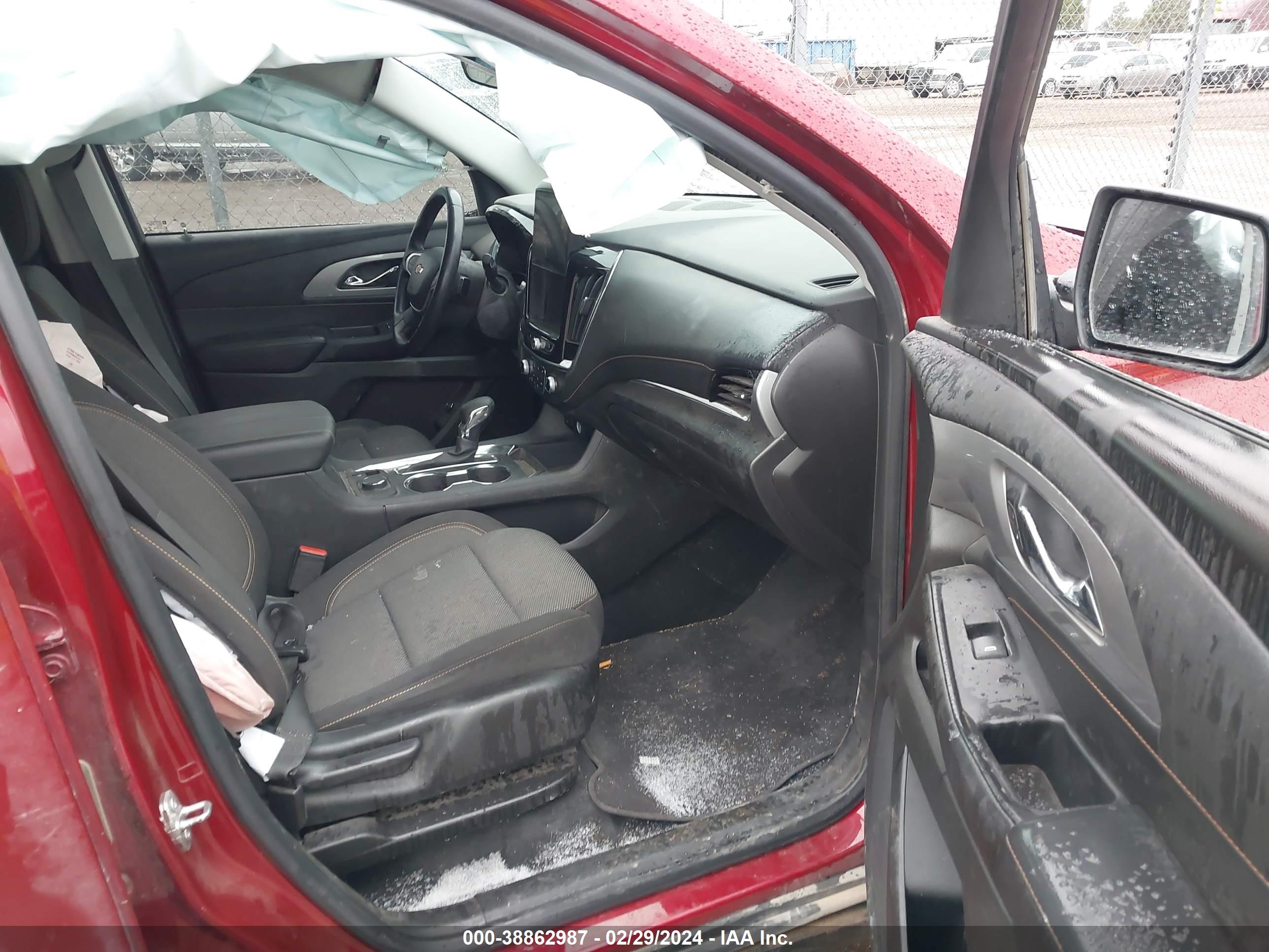 CHEVROLET TRAVERSE image 5