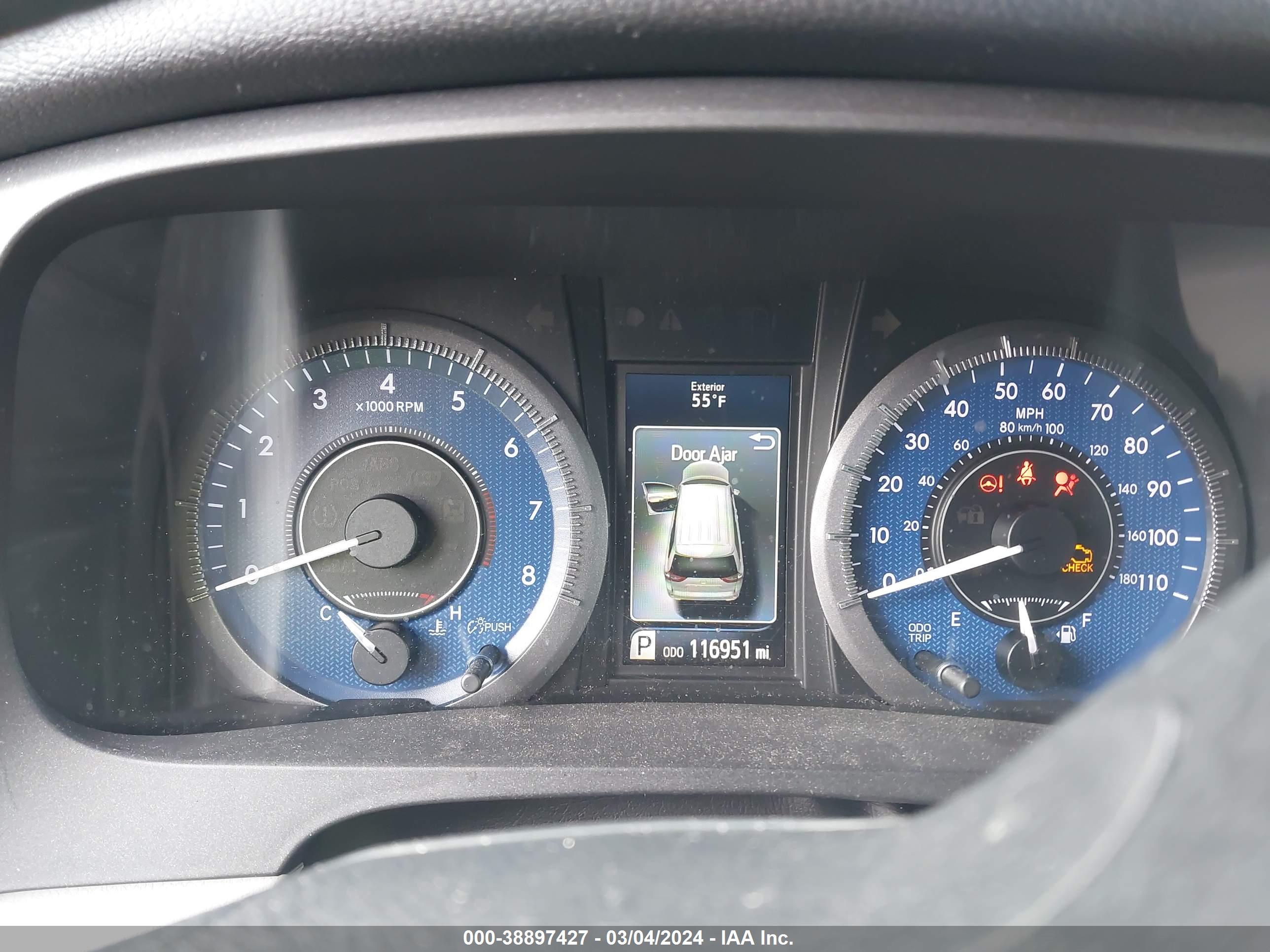 TOYOTA SIENNA image 7