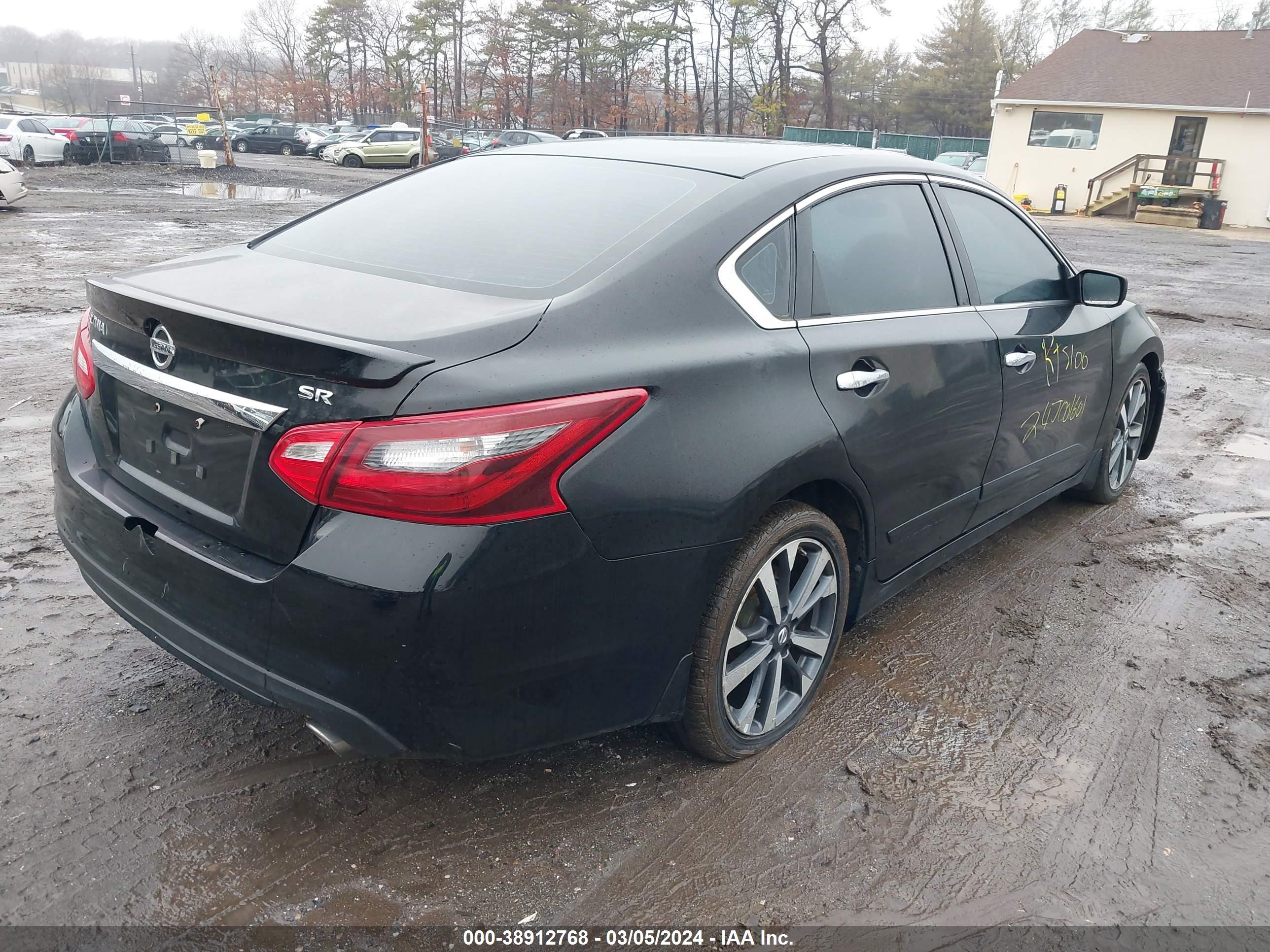 NISSAN ALTIMA image 4