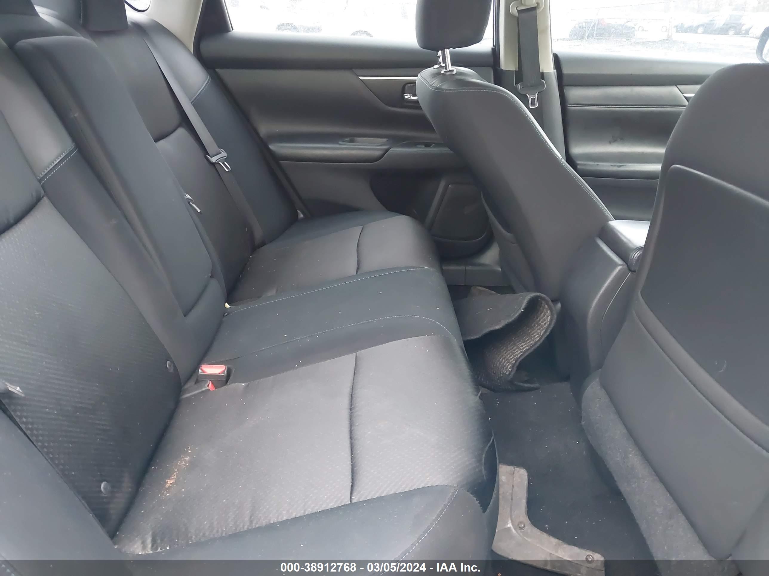 NISSAN ALTIMA image 8