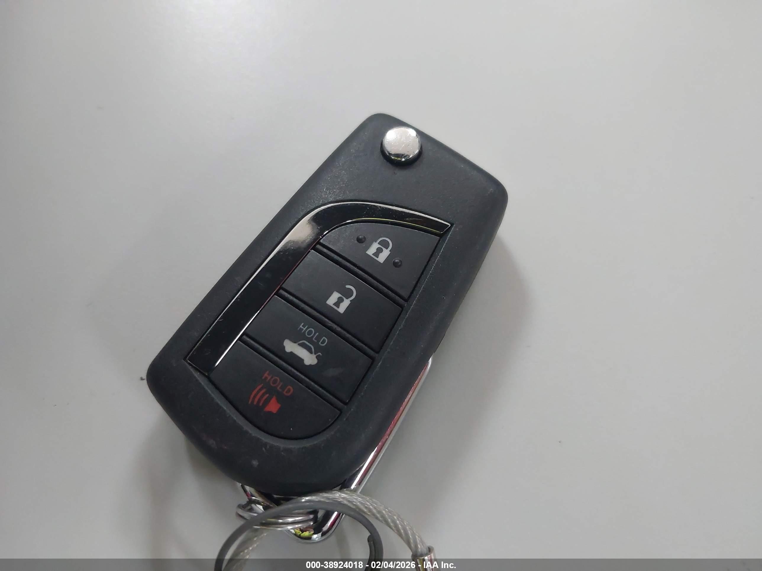 TOYOTA CAMRY image 11