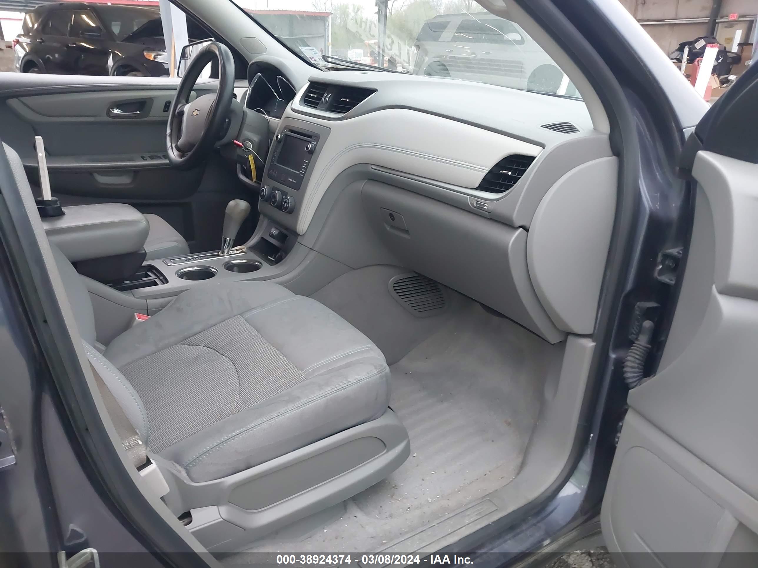 CHEVROLET TRAVERSE image 5