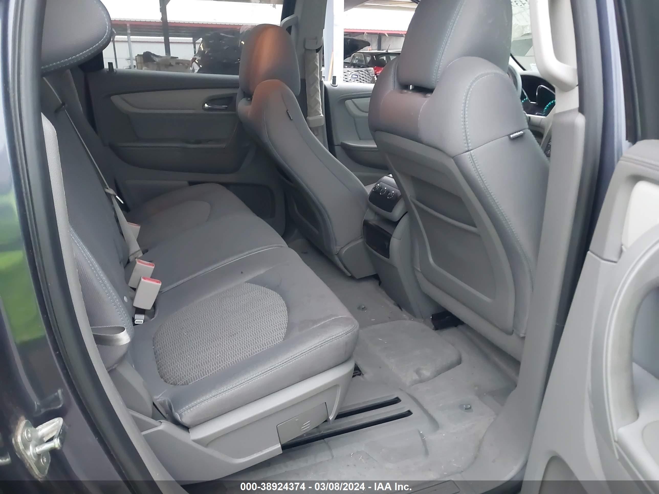 CHEVROLET TRAVERSE image 8
