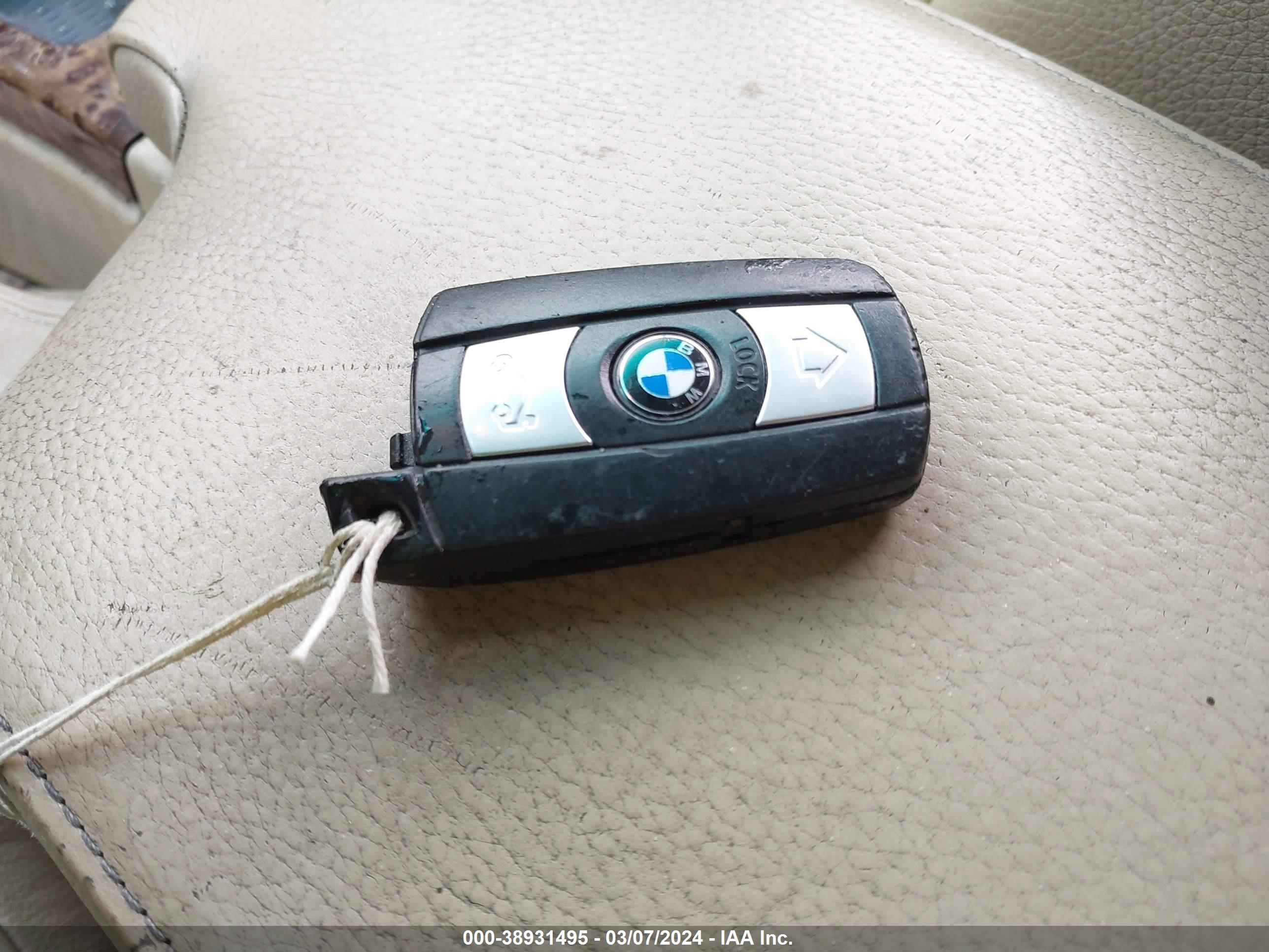 BMW 328XI image 11