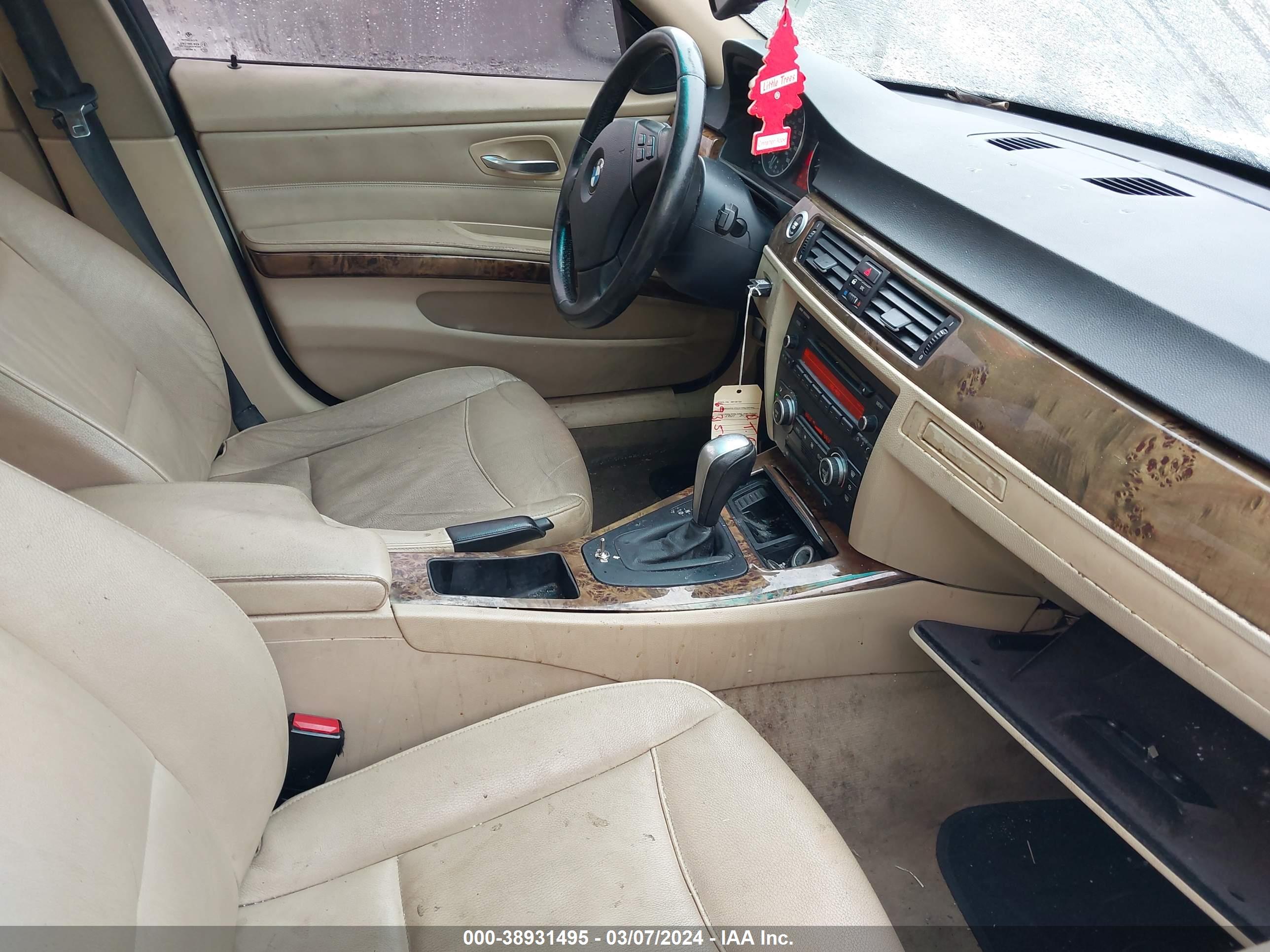BMW 328XI image 5