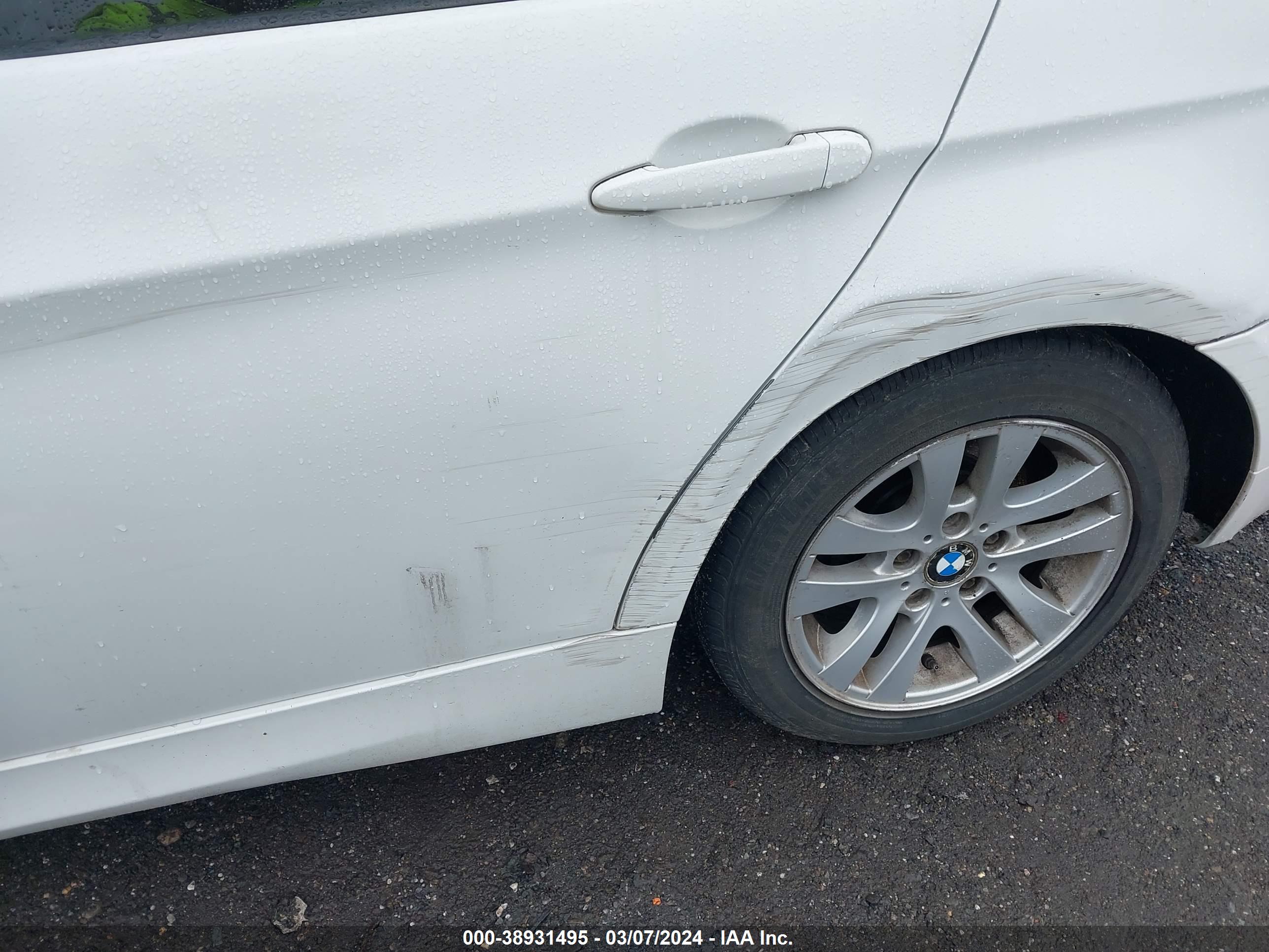 BMW 328XI image 6
