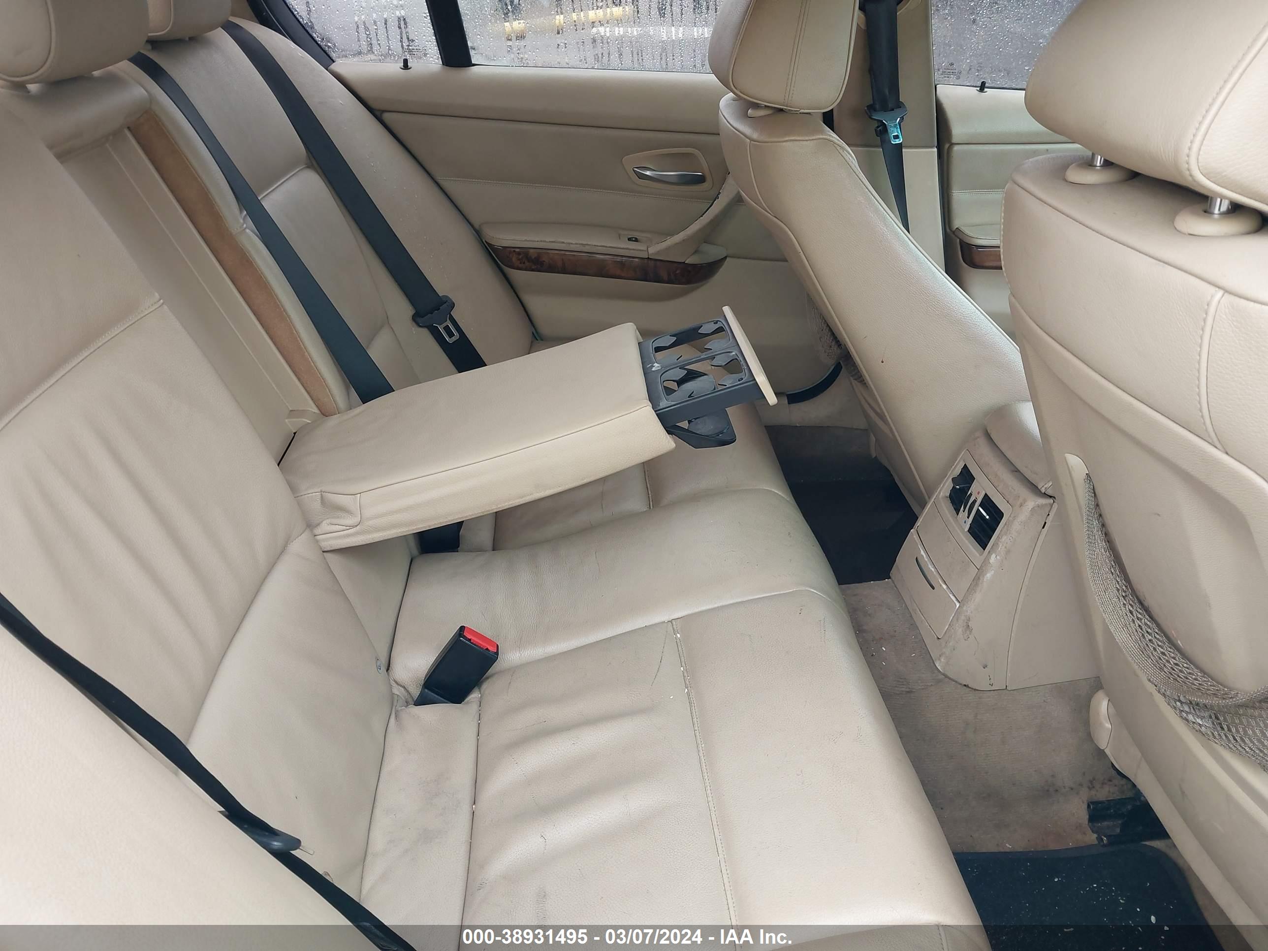 BMW 328XI image 8