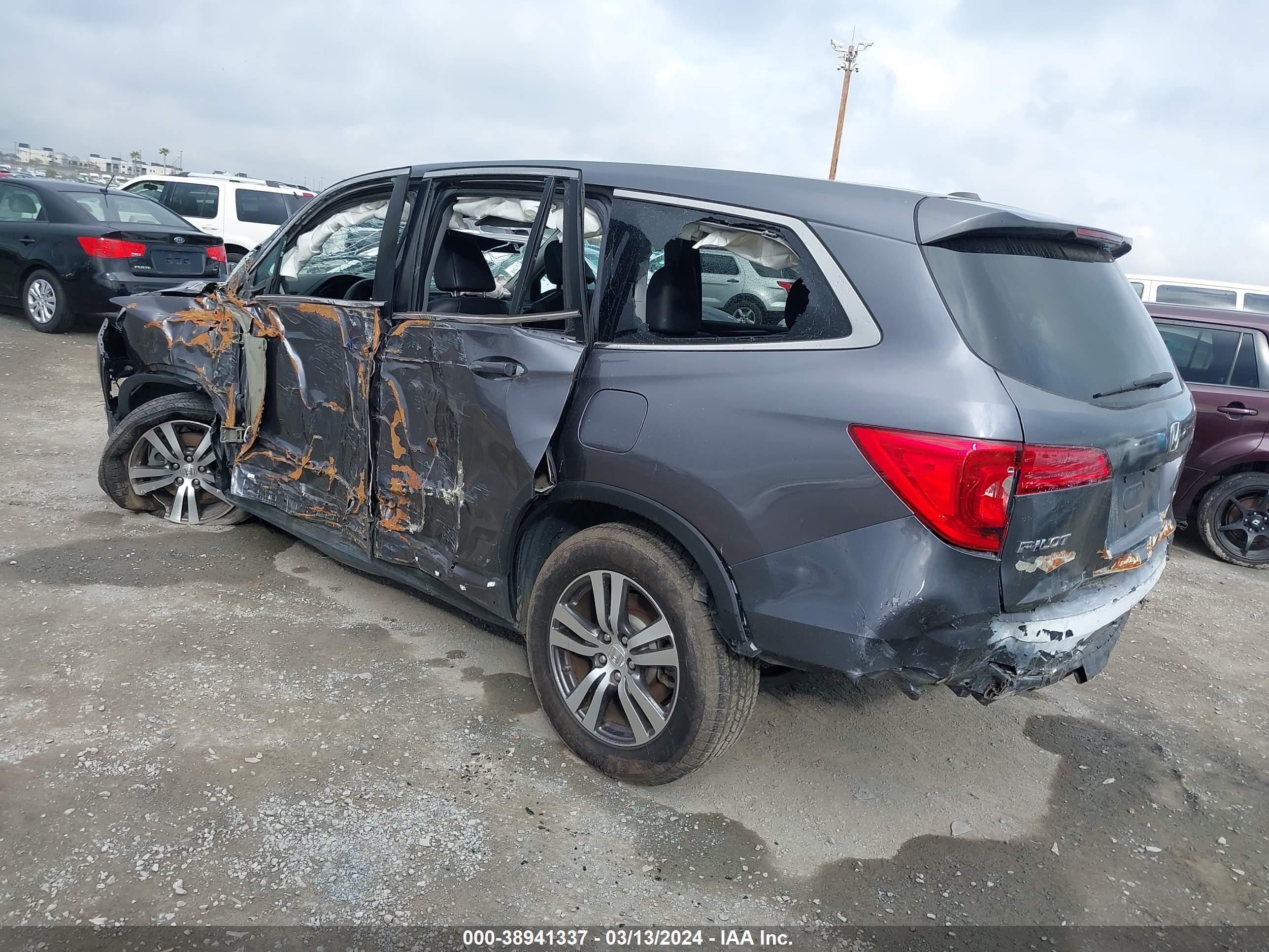 HONDA PILOT image 3