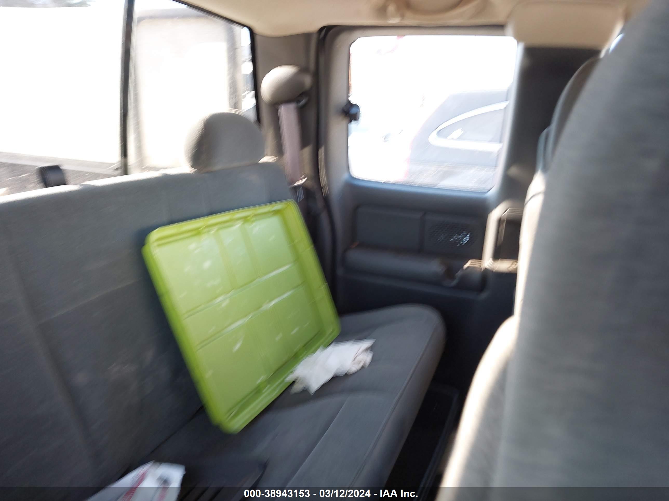 CHEVROLET SILVERADO image 8