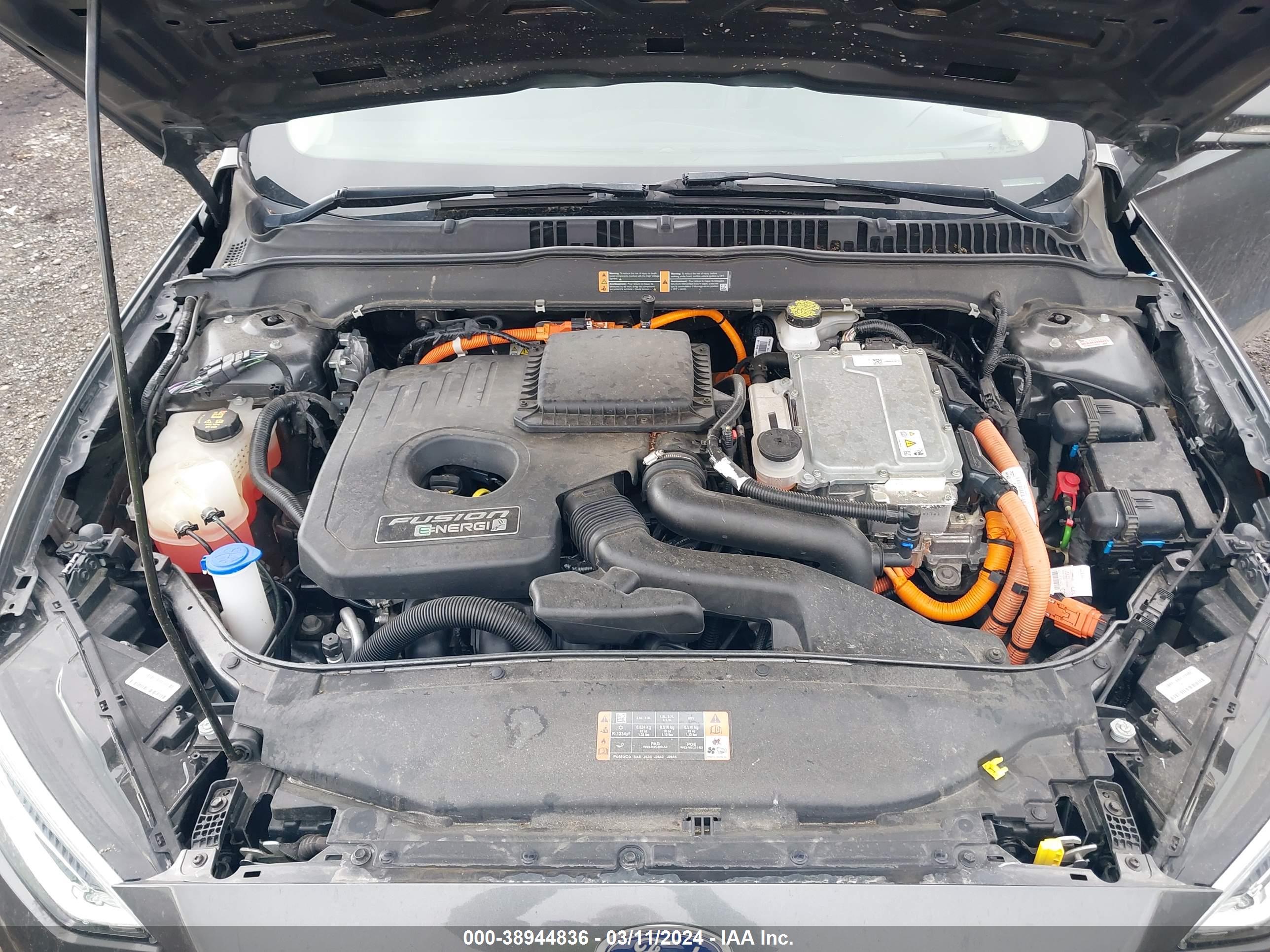 FORD FUSION image 10