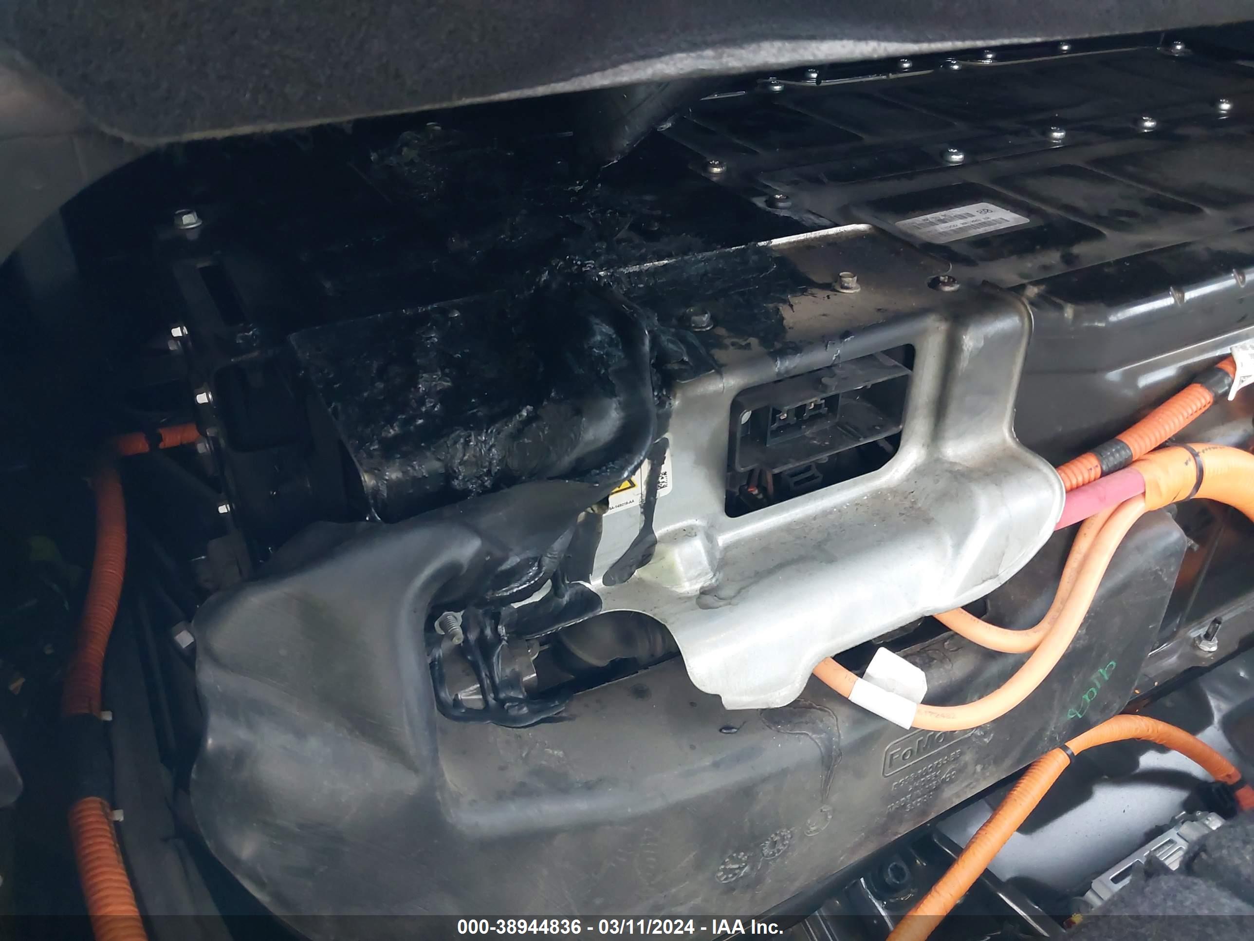 FORD FUSION image 6