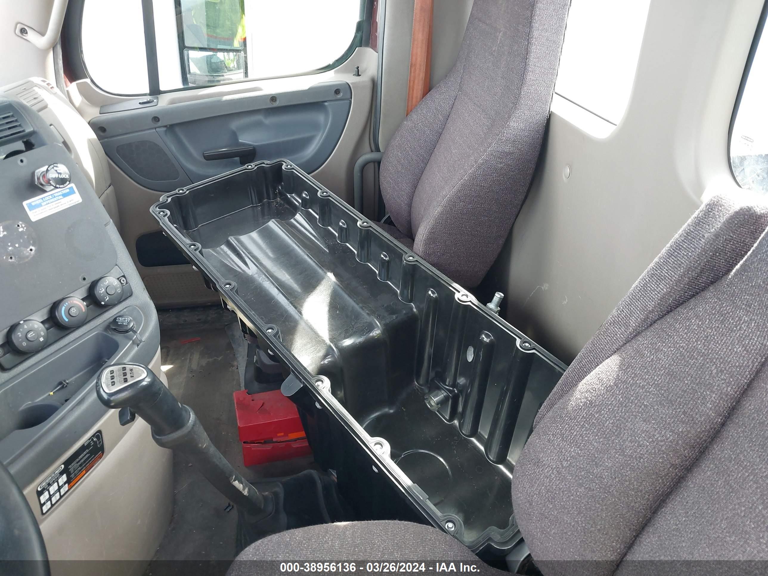 FREIGHTLINER CASCADIA image 7