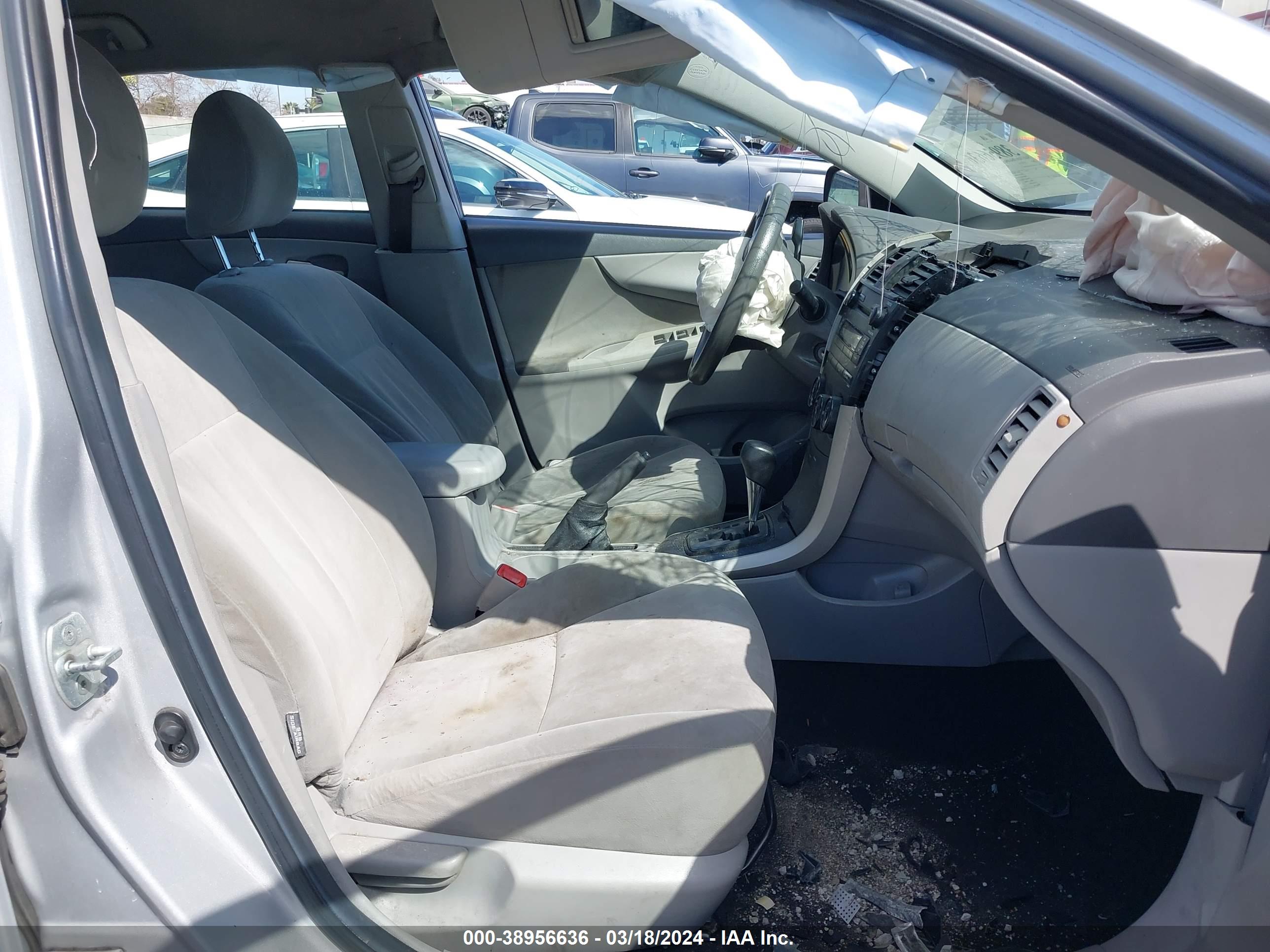 TOYOTA COROLLA image 5