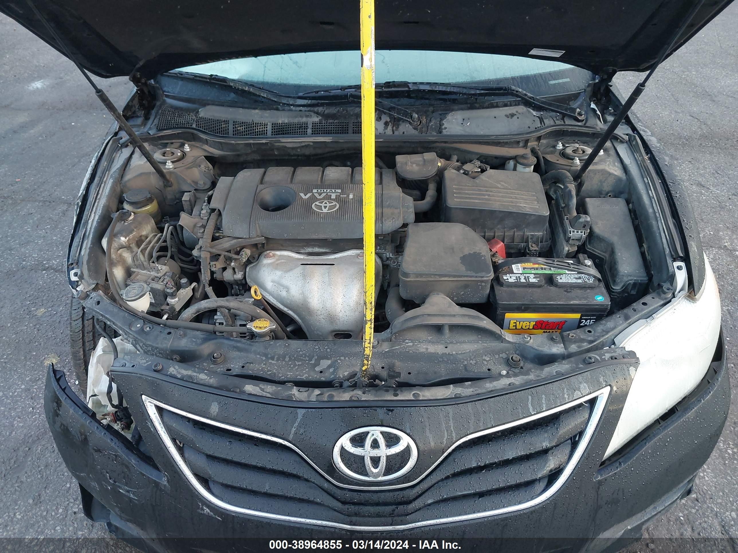 TOYOTA CAMRY image 10