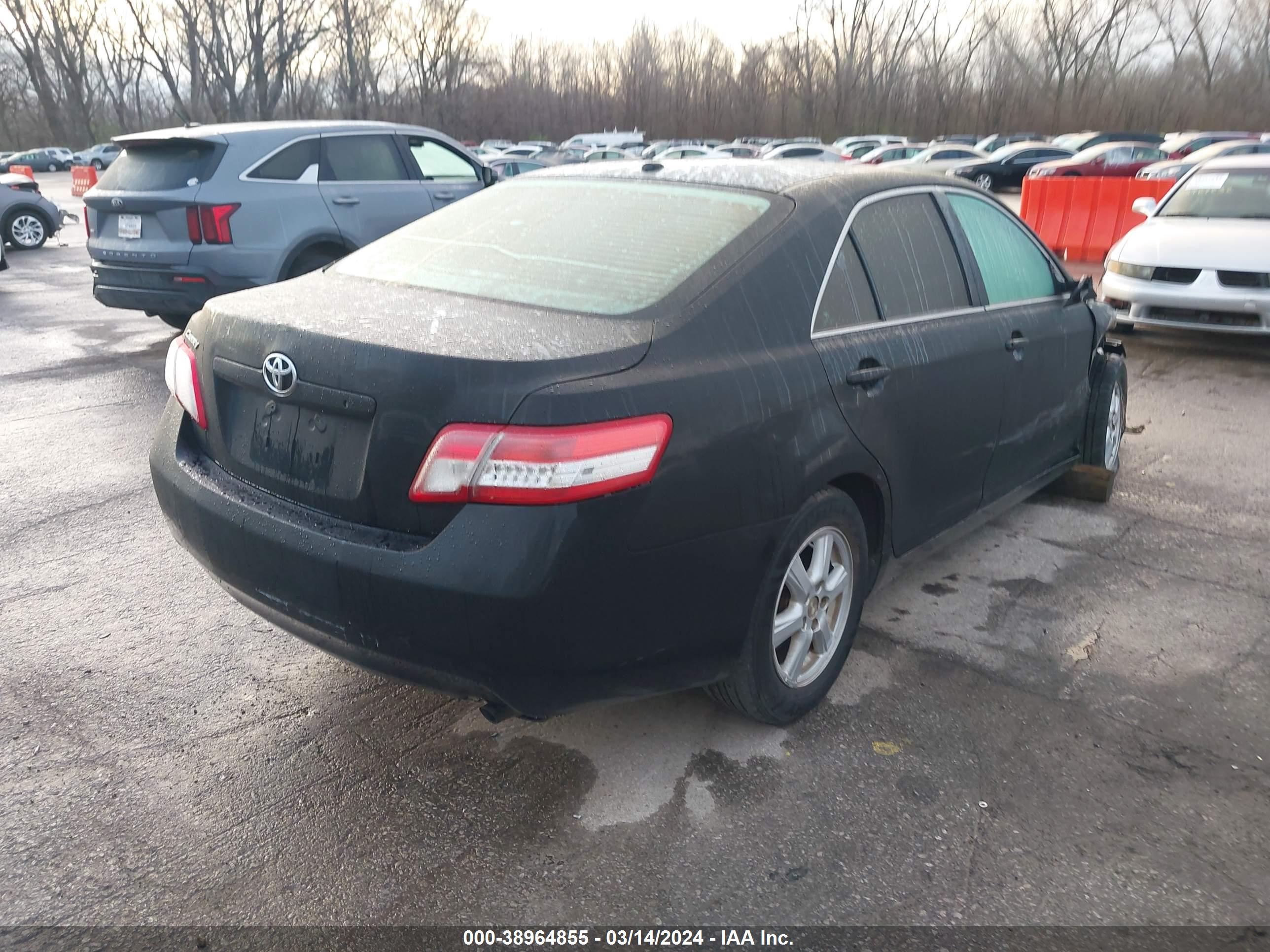 TOYOTA CAMRY image 4