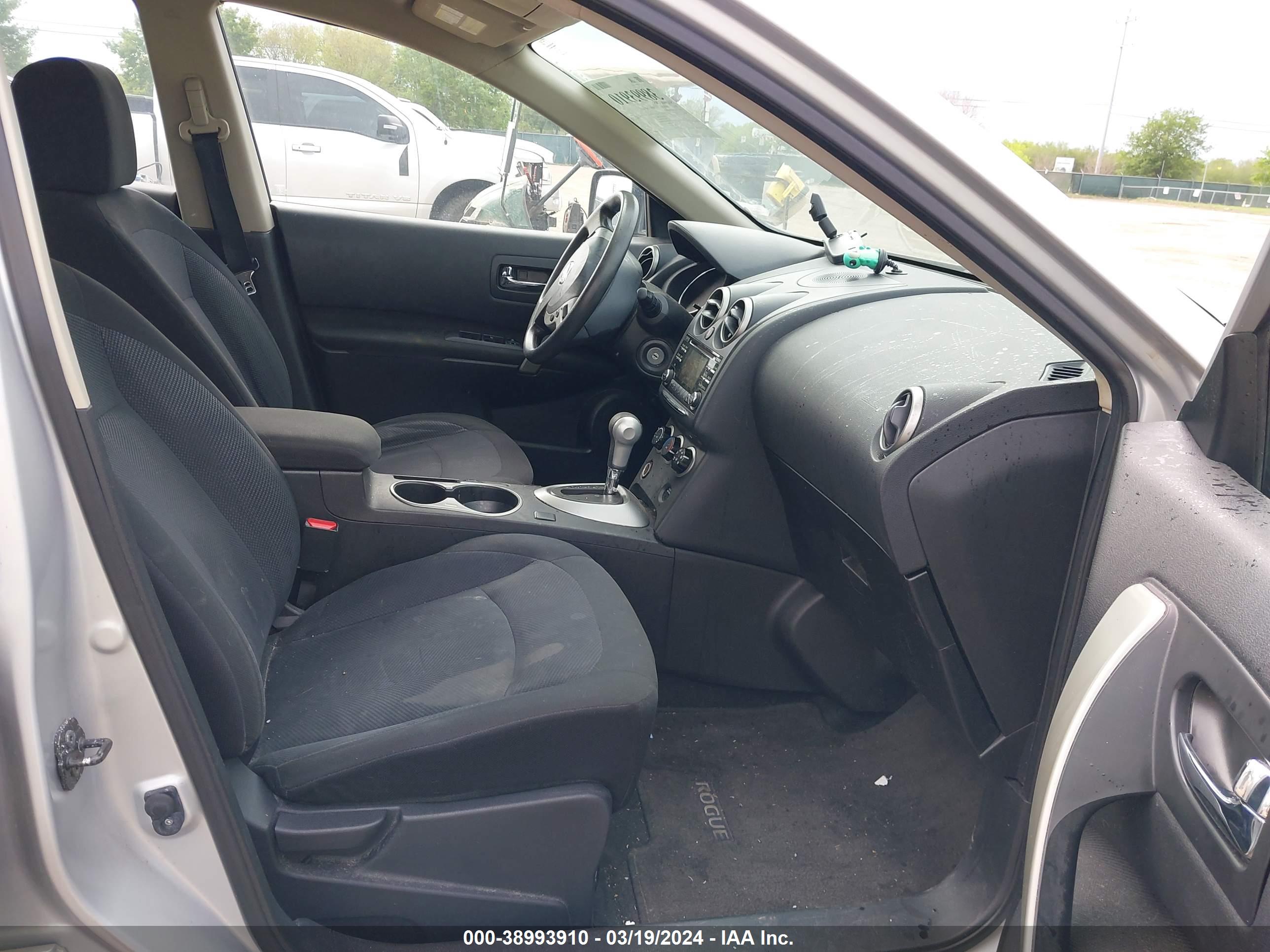 NISSAN ROGUE image 5