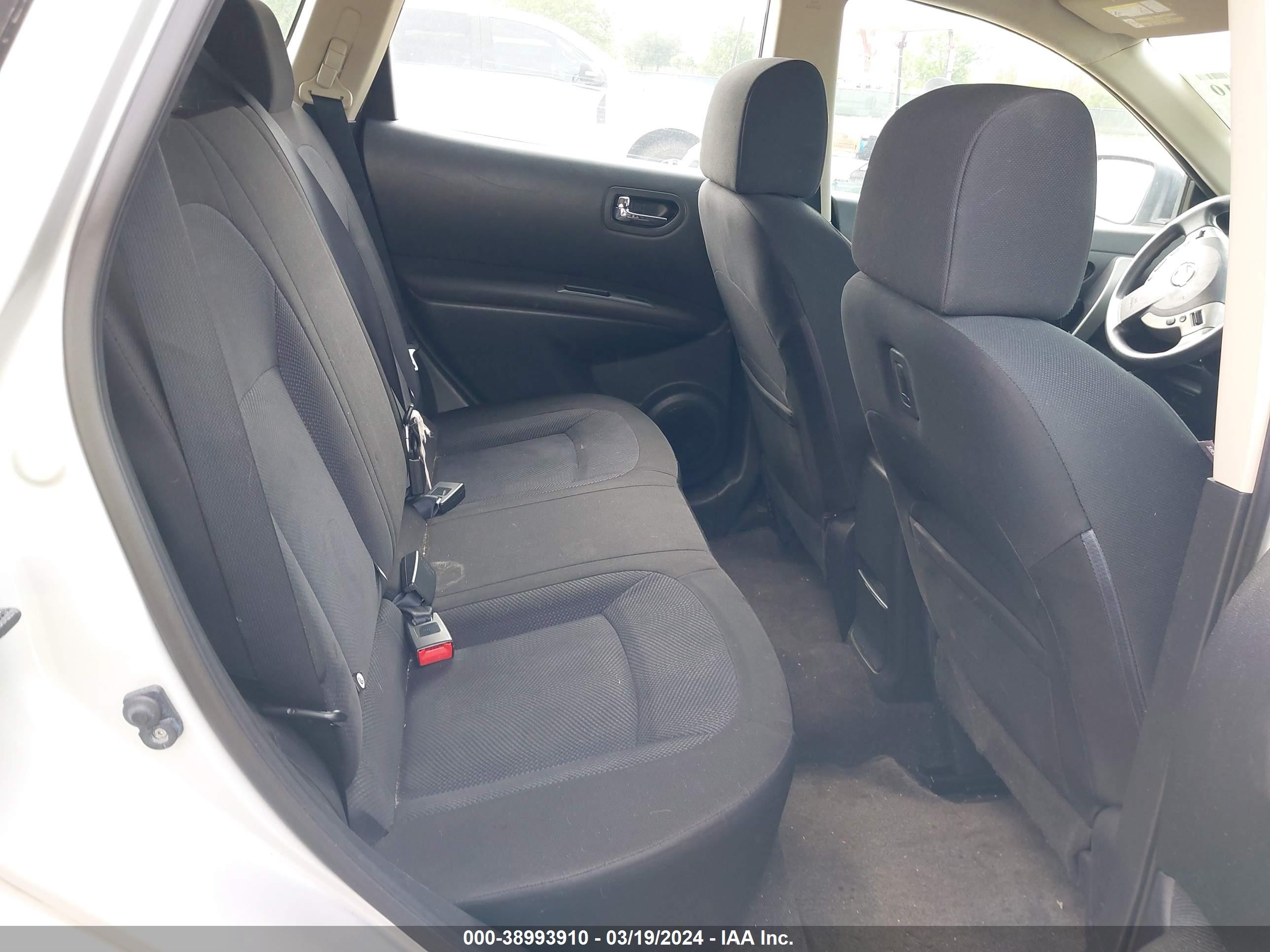 NISSAN ROGUE image 8