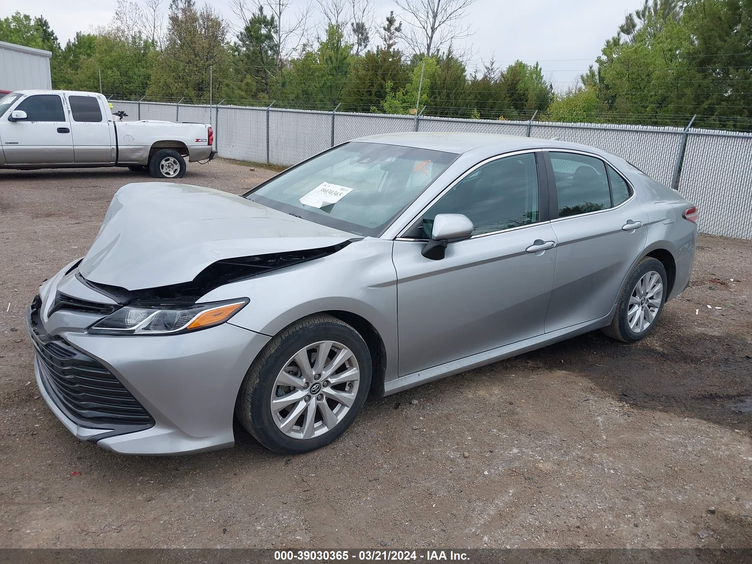 TOYOTA CAMRY image 2