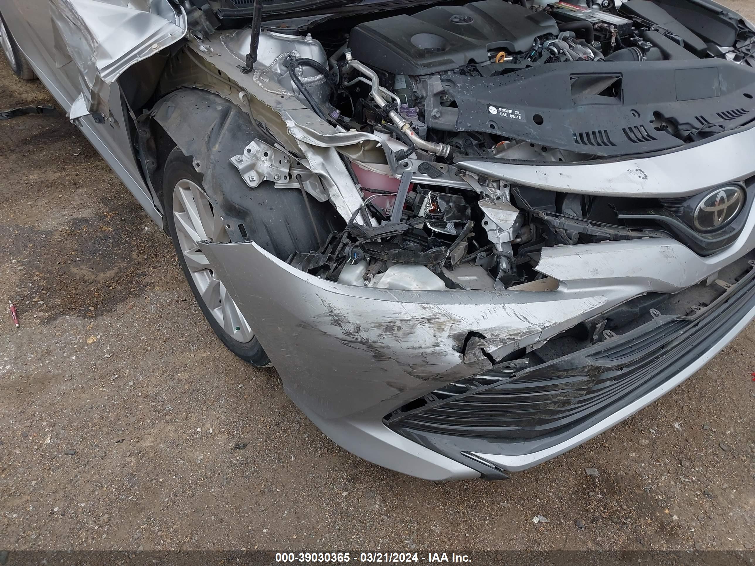 TOYOTA CAMRY image 6