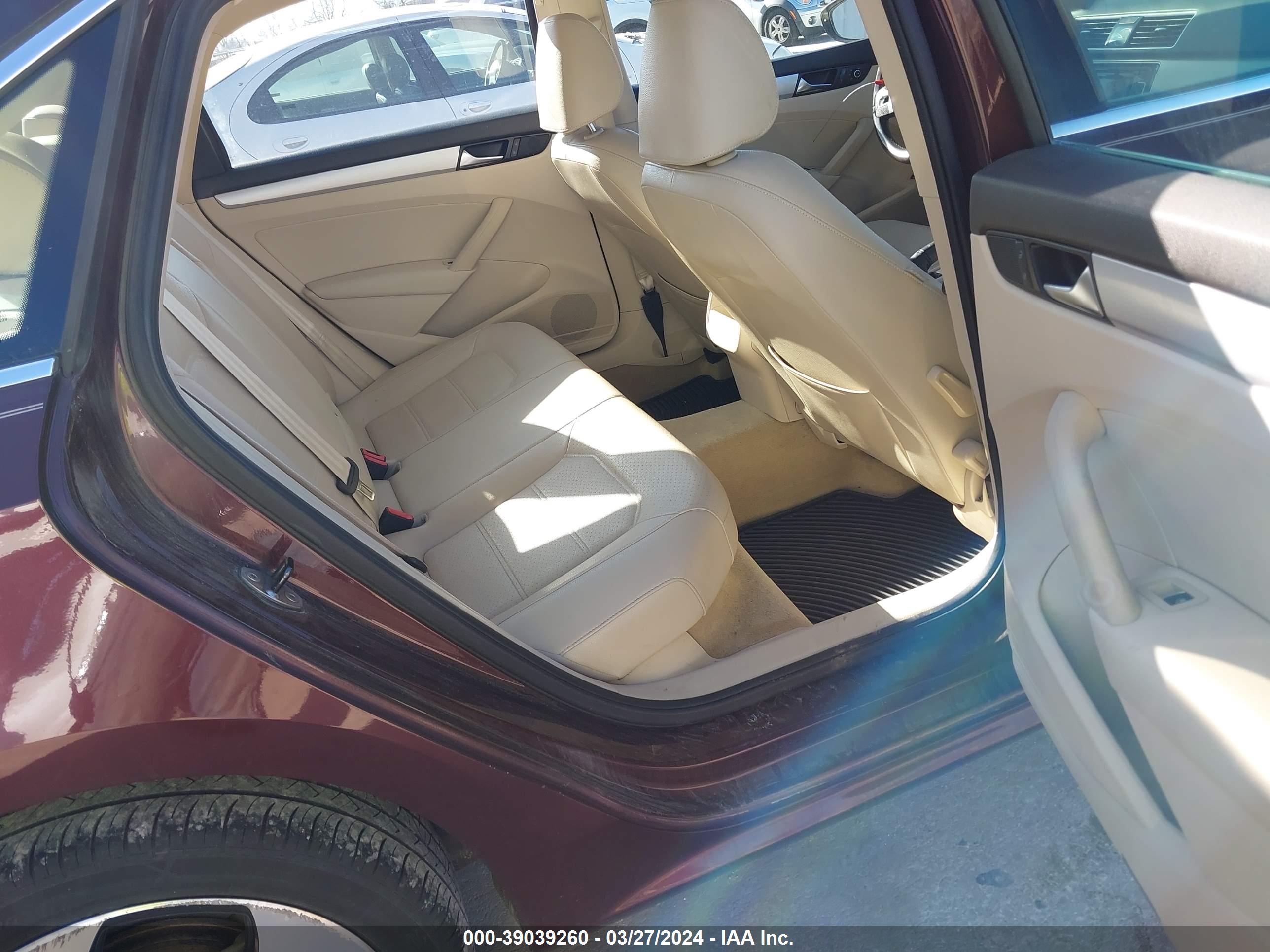 VOLKSWAGEN PASSAT image 8