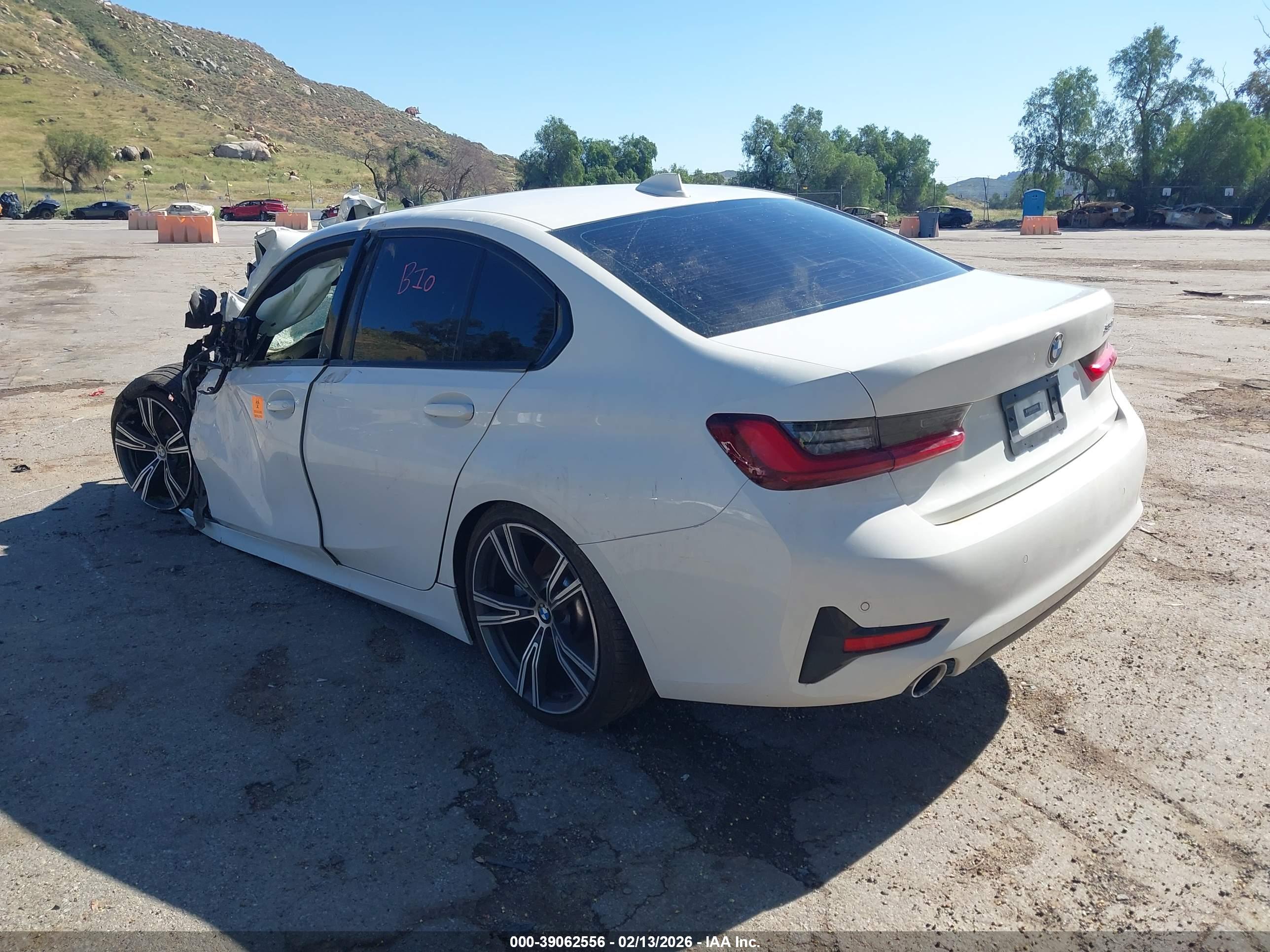 BMW 330I image 3