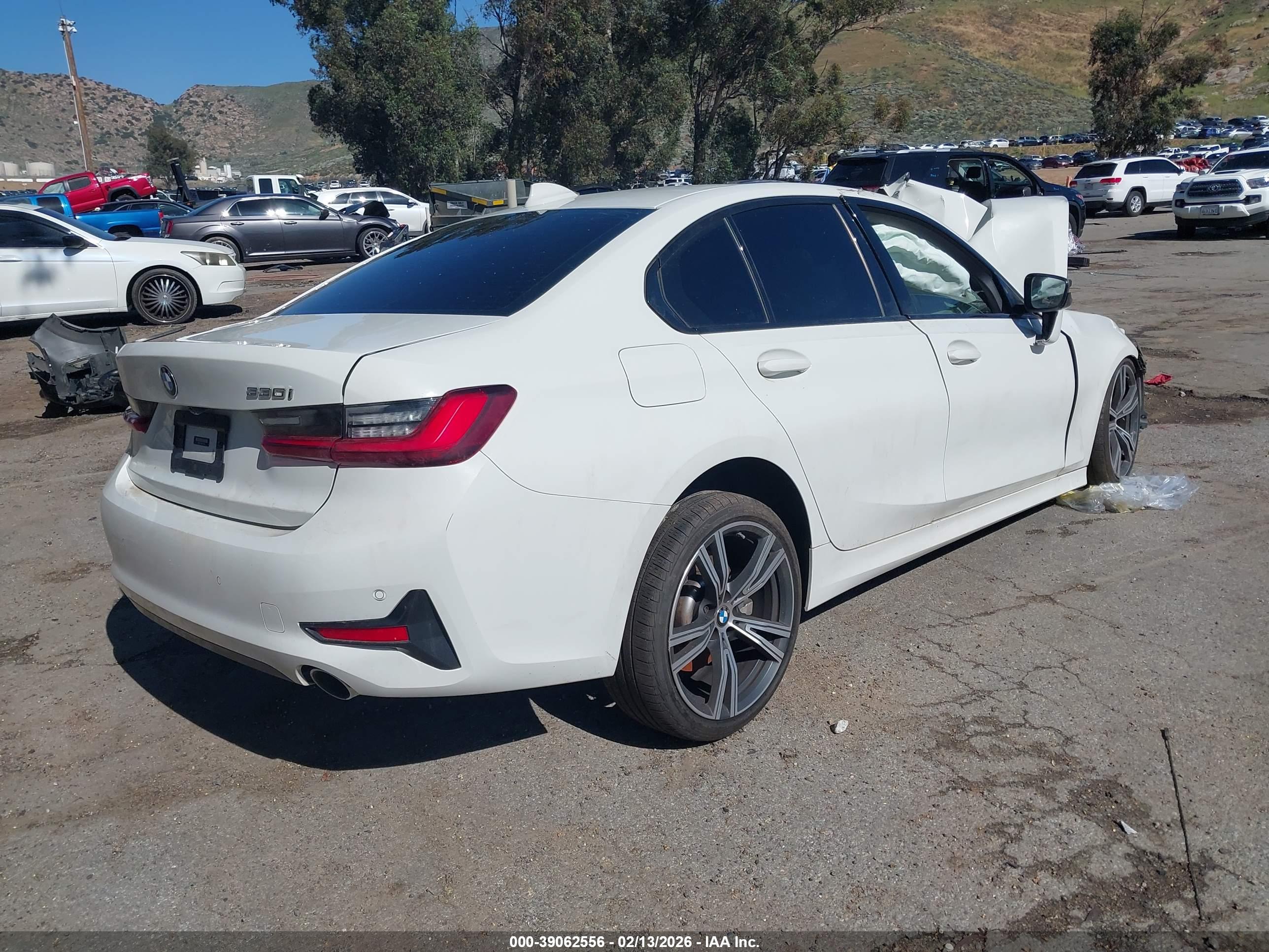 BMW 330I image 4