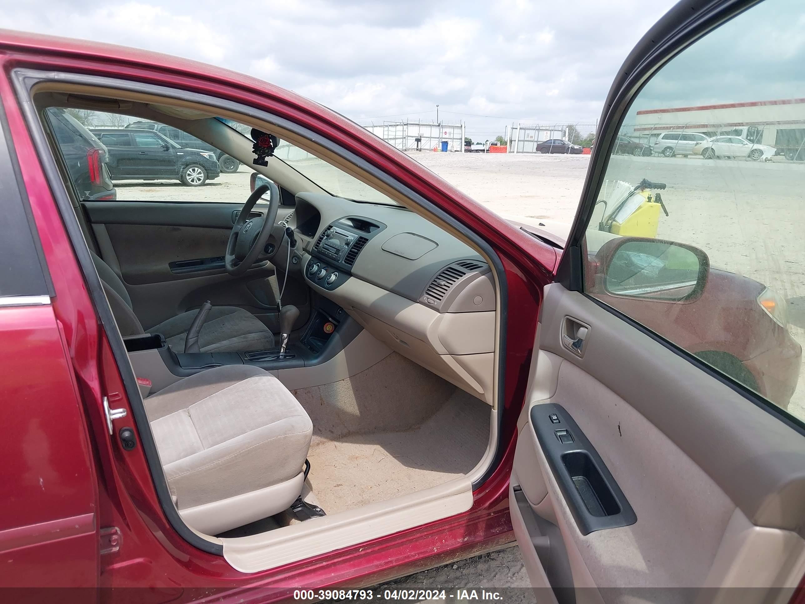 TOYOTA CAMRY image 5