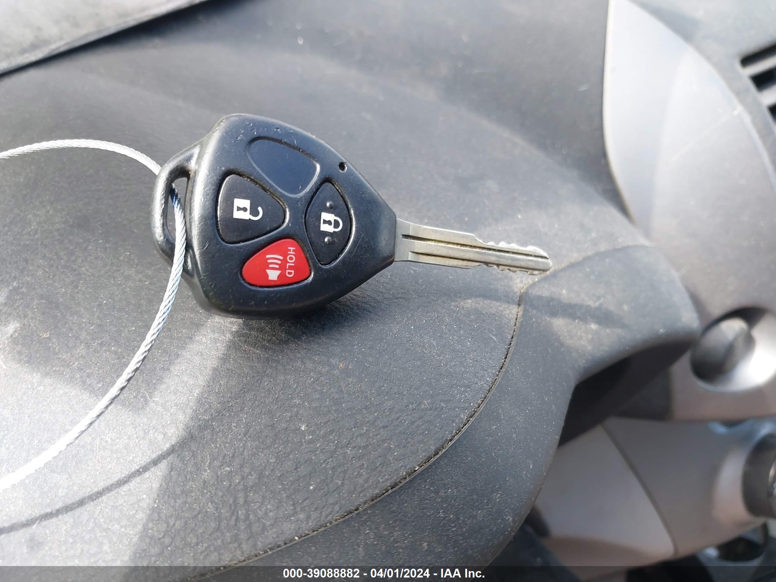 TOYOTA RAV4 image 11