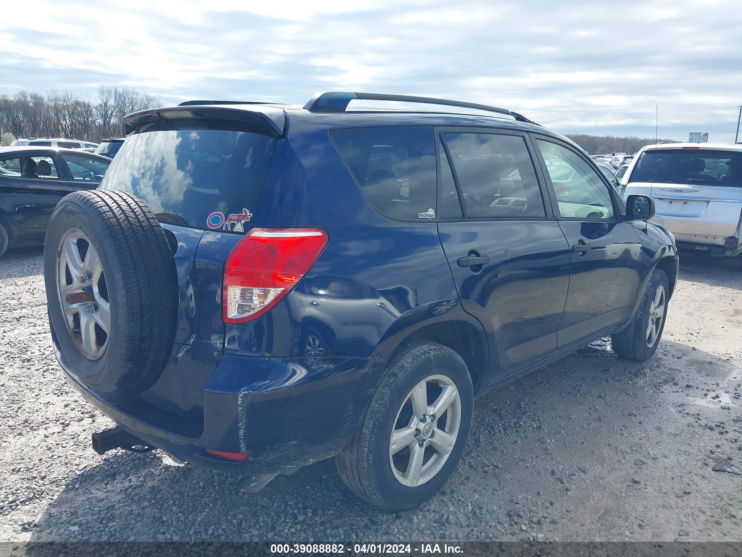 TOYOTA RAV4 image 4