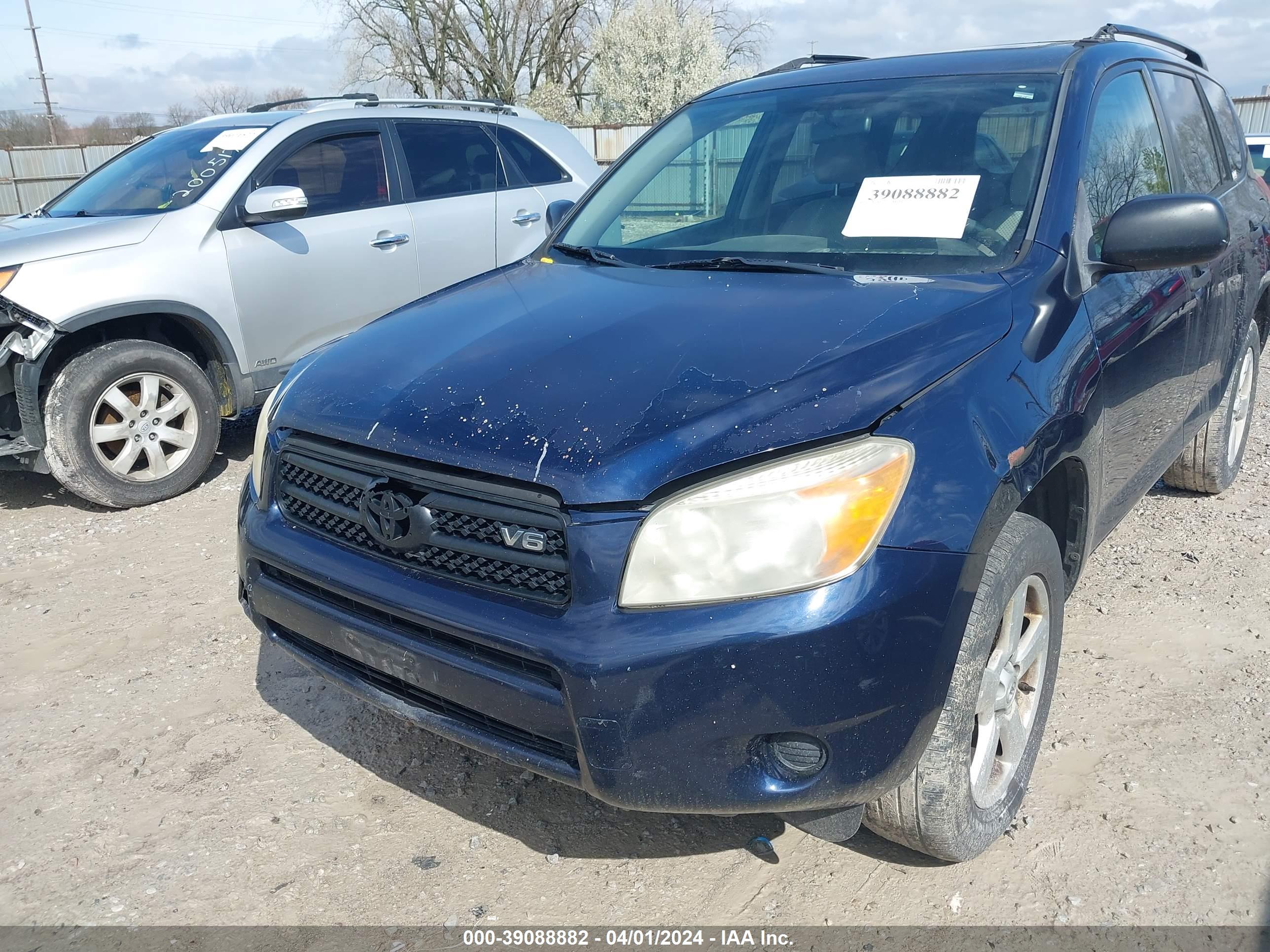 TOYOTA RAV4 image 6