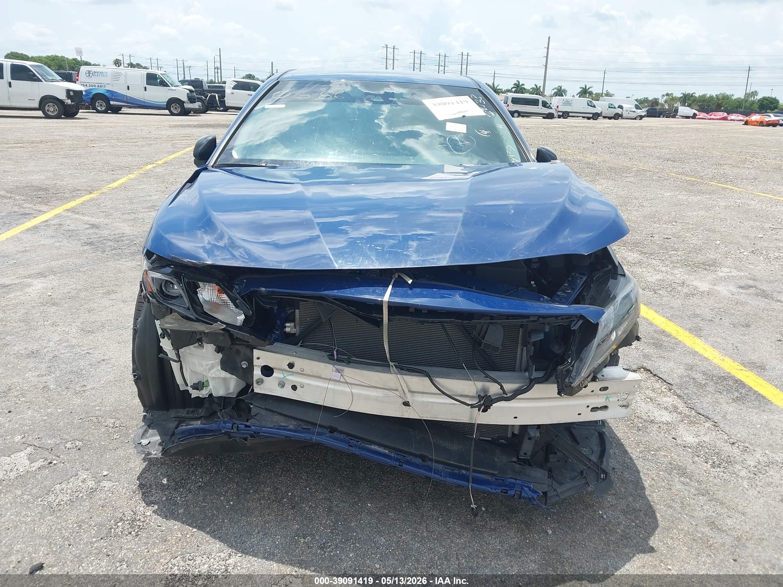 TOYOTA CAMRY image 6